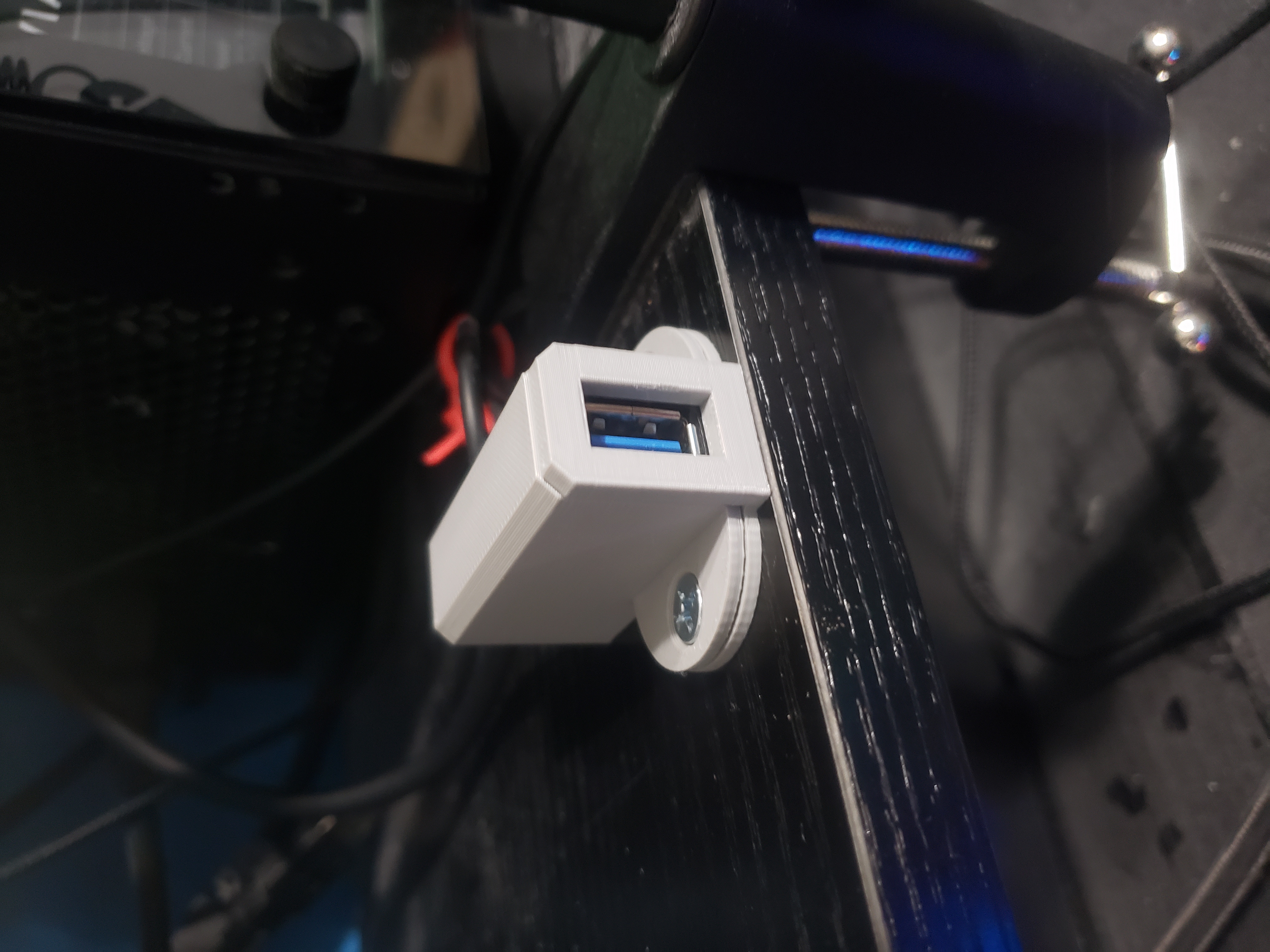 Vertical USB Extension Mount