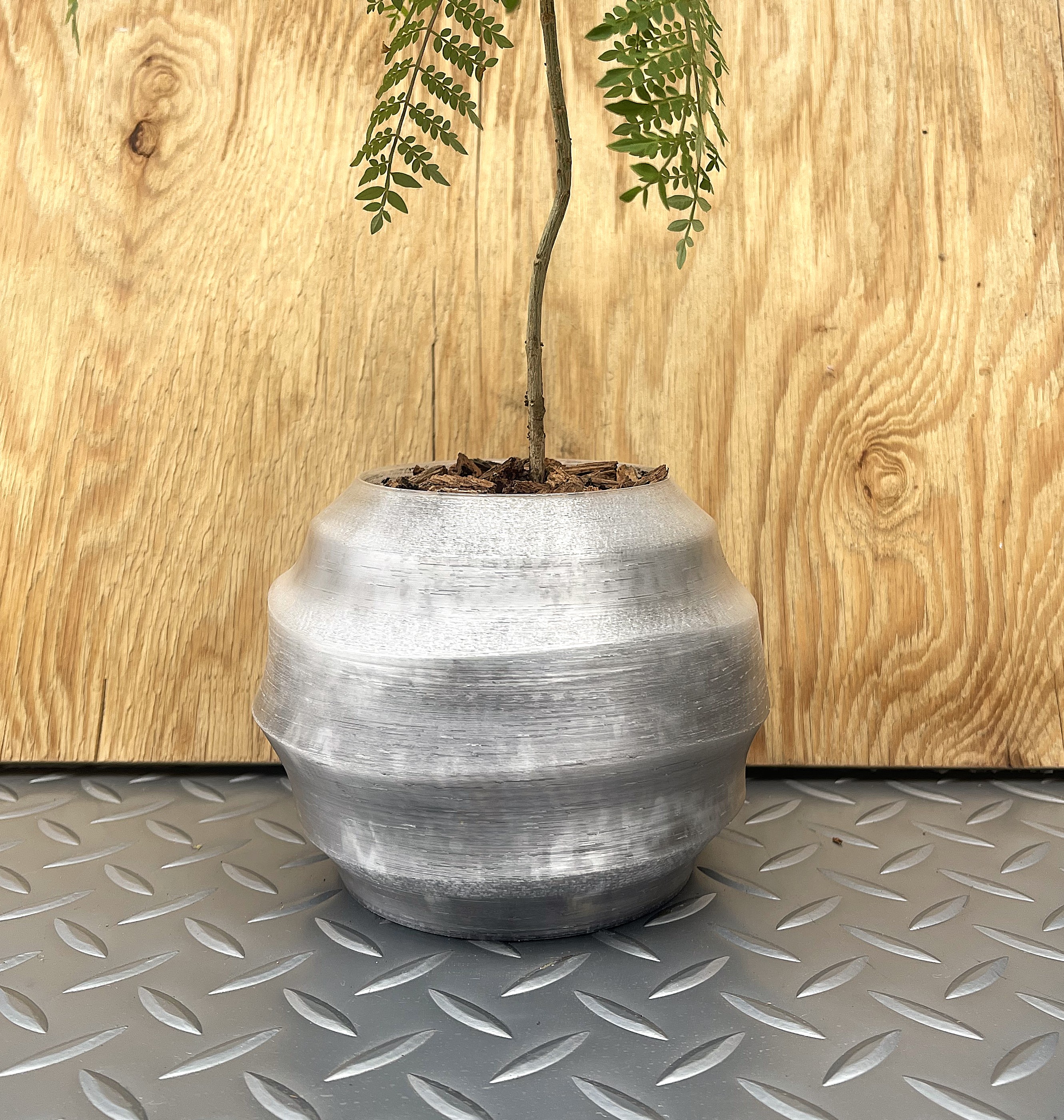 Miniatura 3 do modelo 3D plant pot  wave pattern