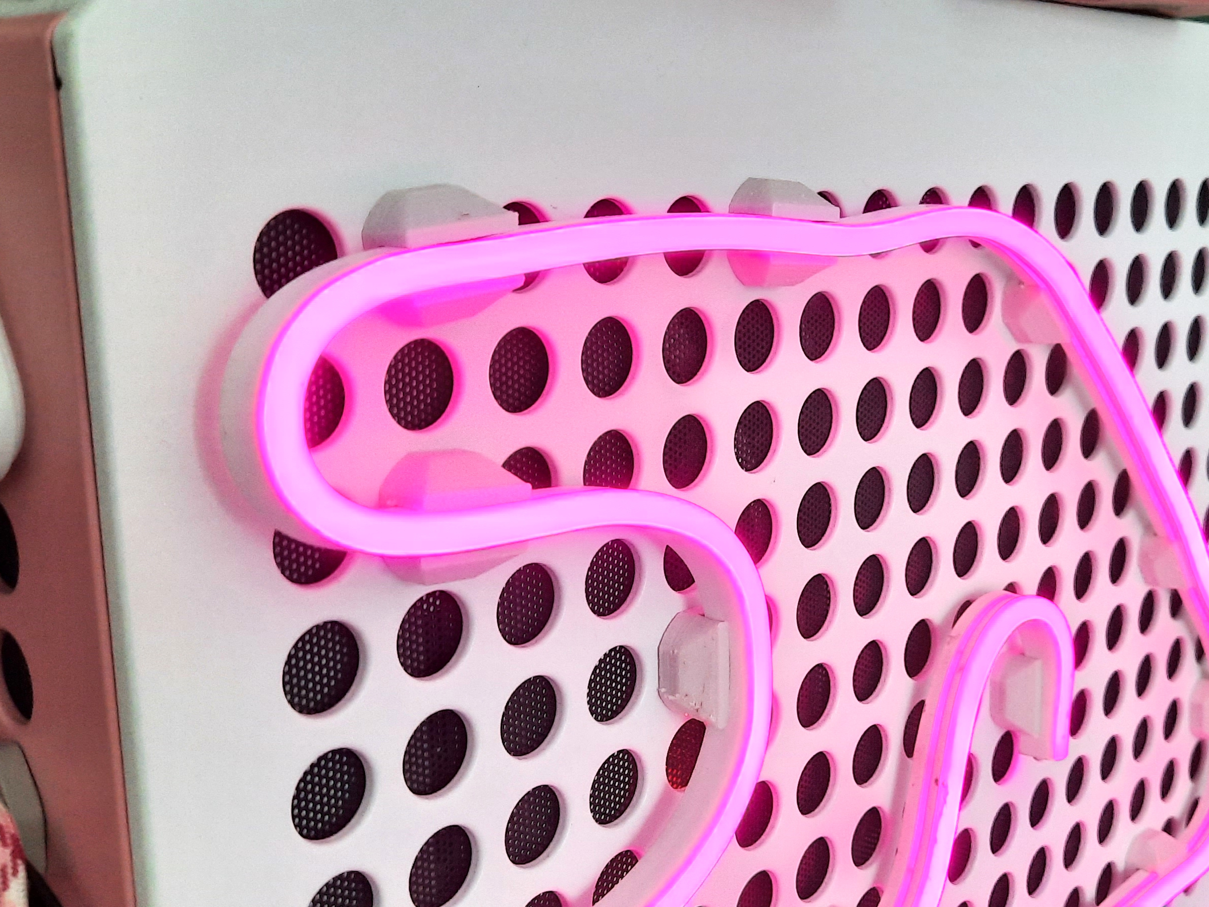 6mm LED Neon mount for Qube 500 PC Case