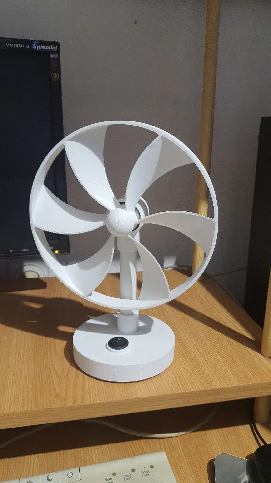 Fan for desktop by Dragoslav Zeljko | Download free STL model ...