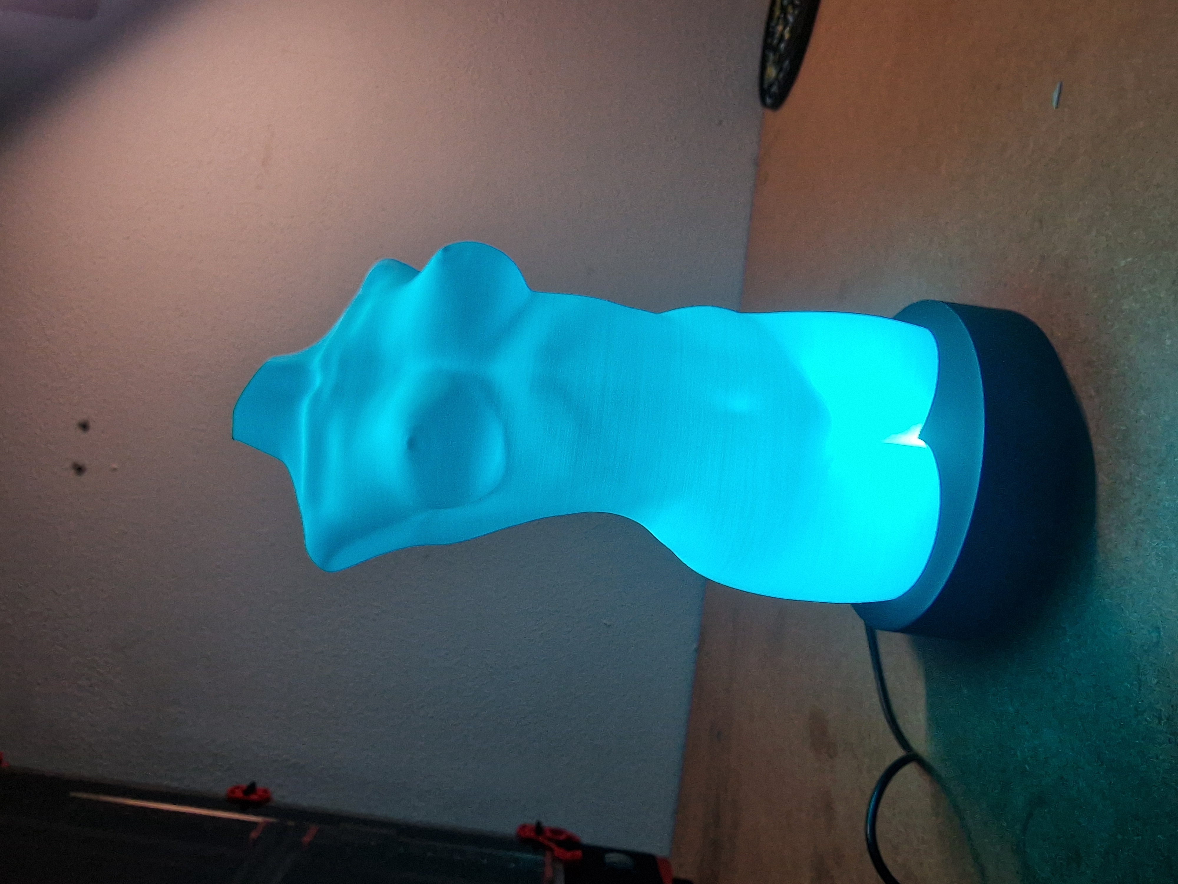 Femme au corps nu with LED Base