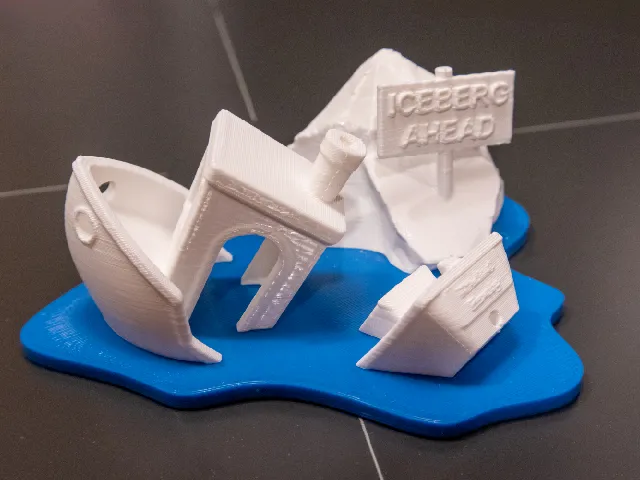 Benchy Wreck at Sea - Iceberg Edition [2 Models]
