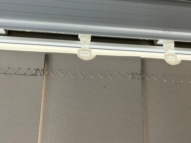 Blind Top hanger replacement