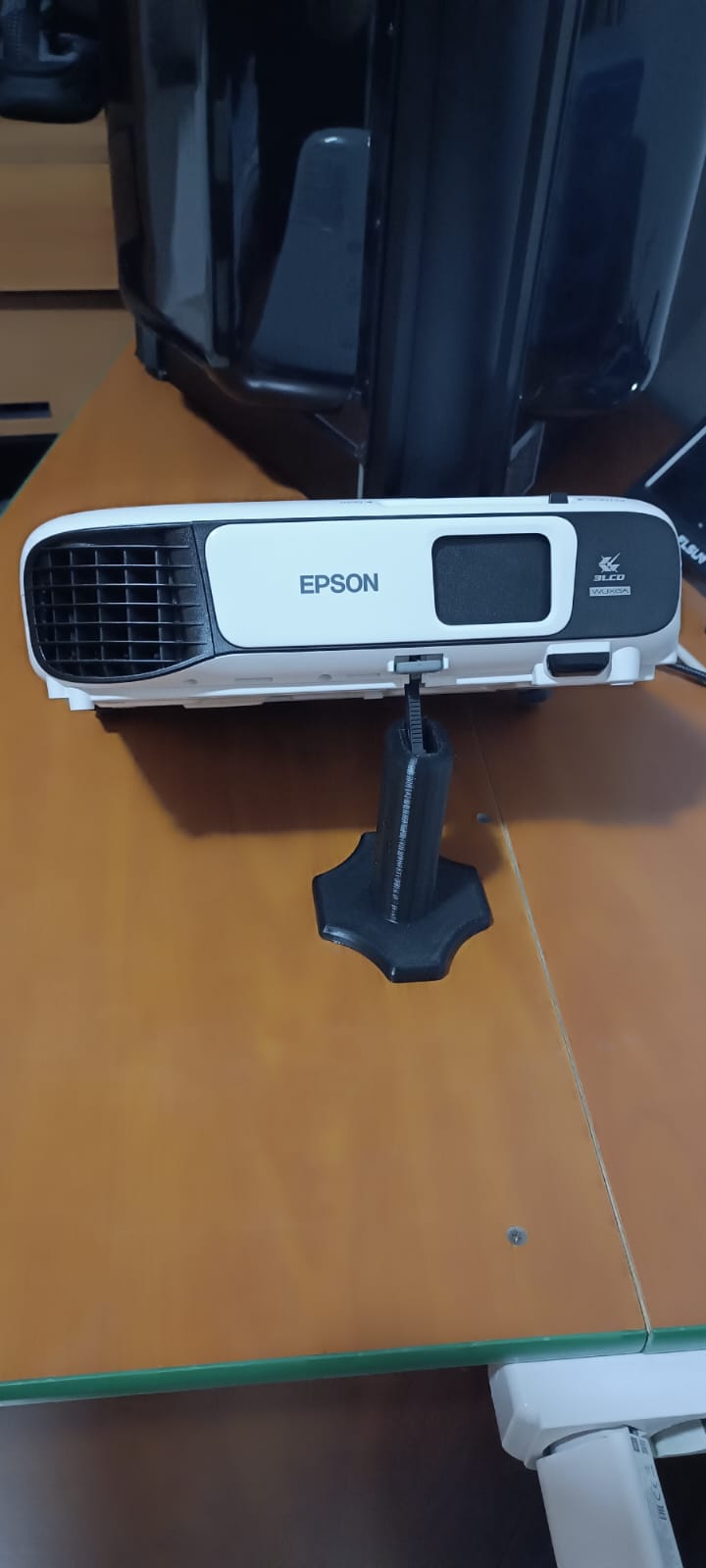 Projector Epson stand rise by Francesco Download free STL model