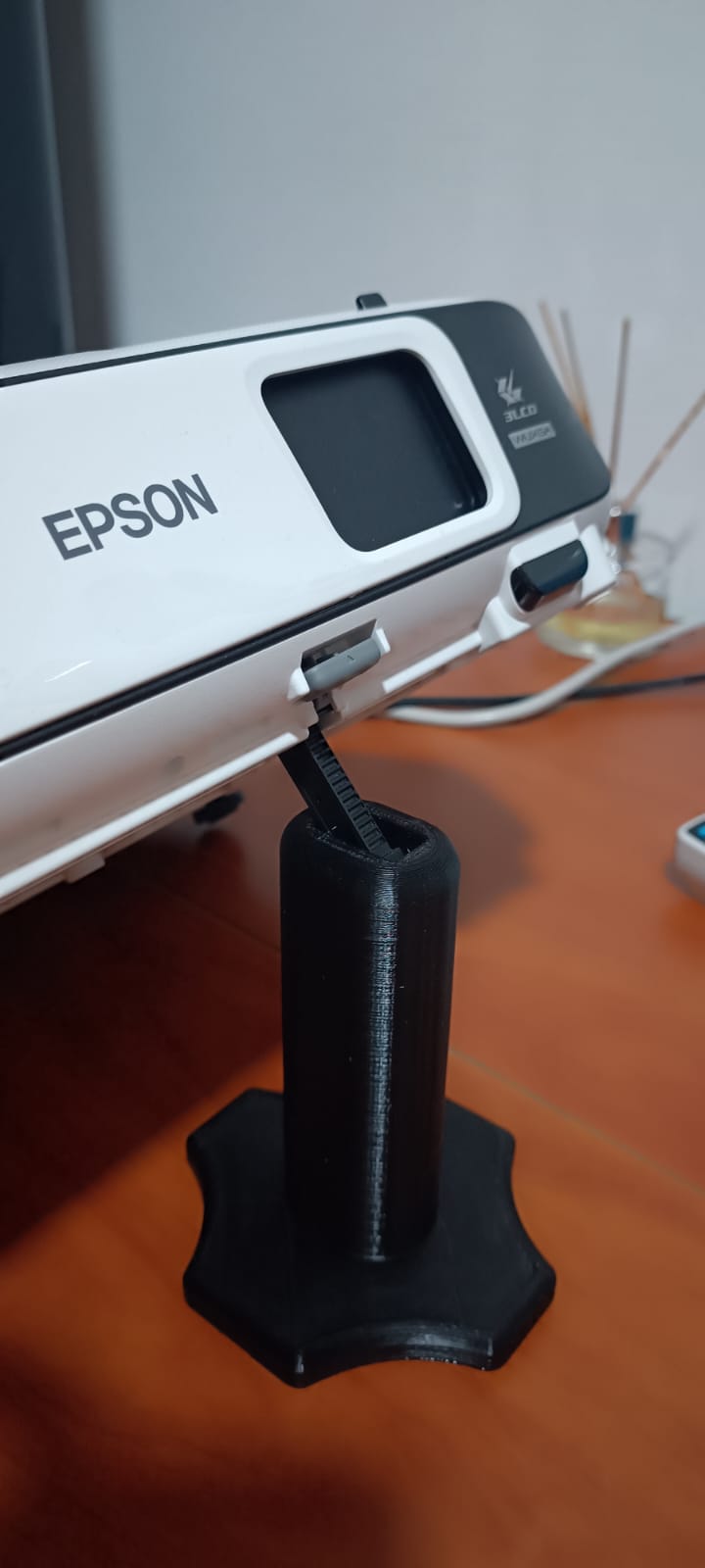 Projector Epson stand rise by Francesco Download free STL model