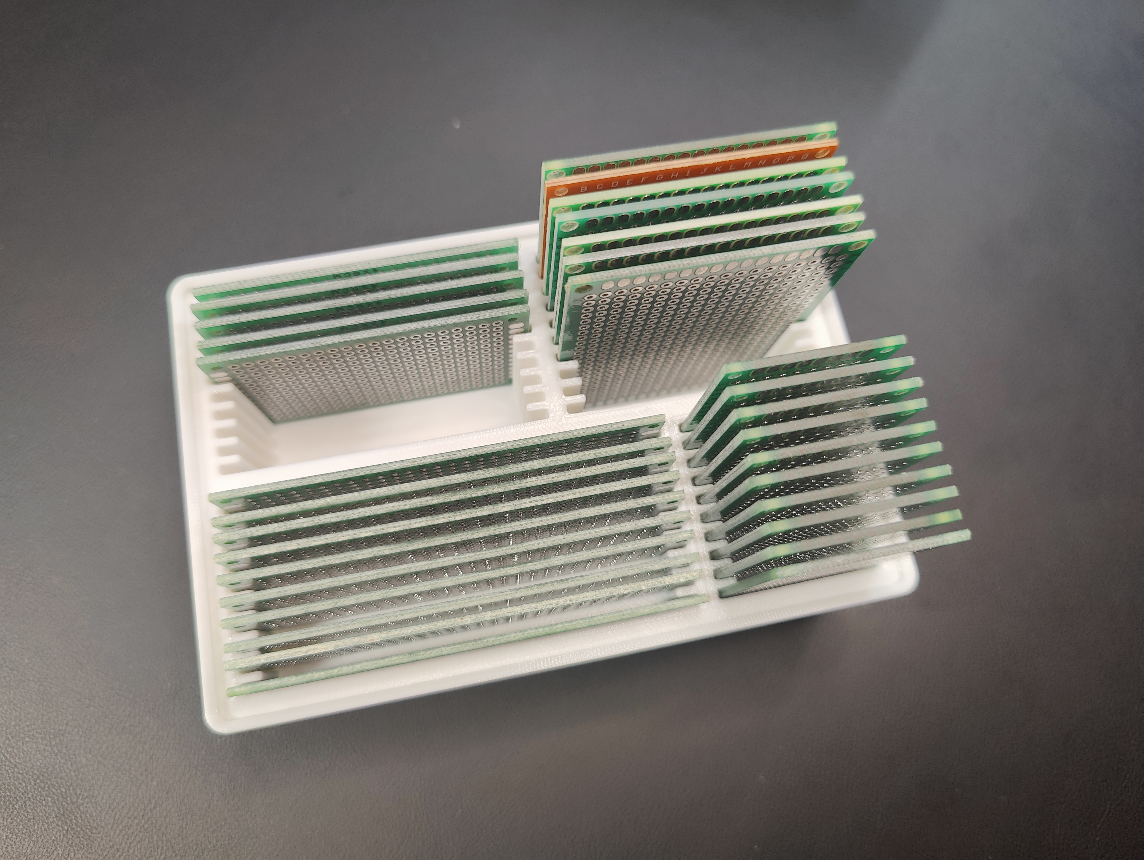 Miniatura 2 do modelo 3D Gridfinity Prototype PCB Storage