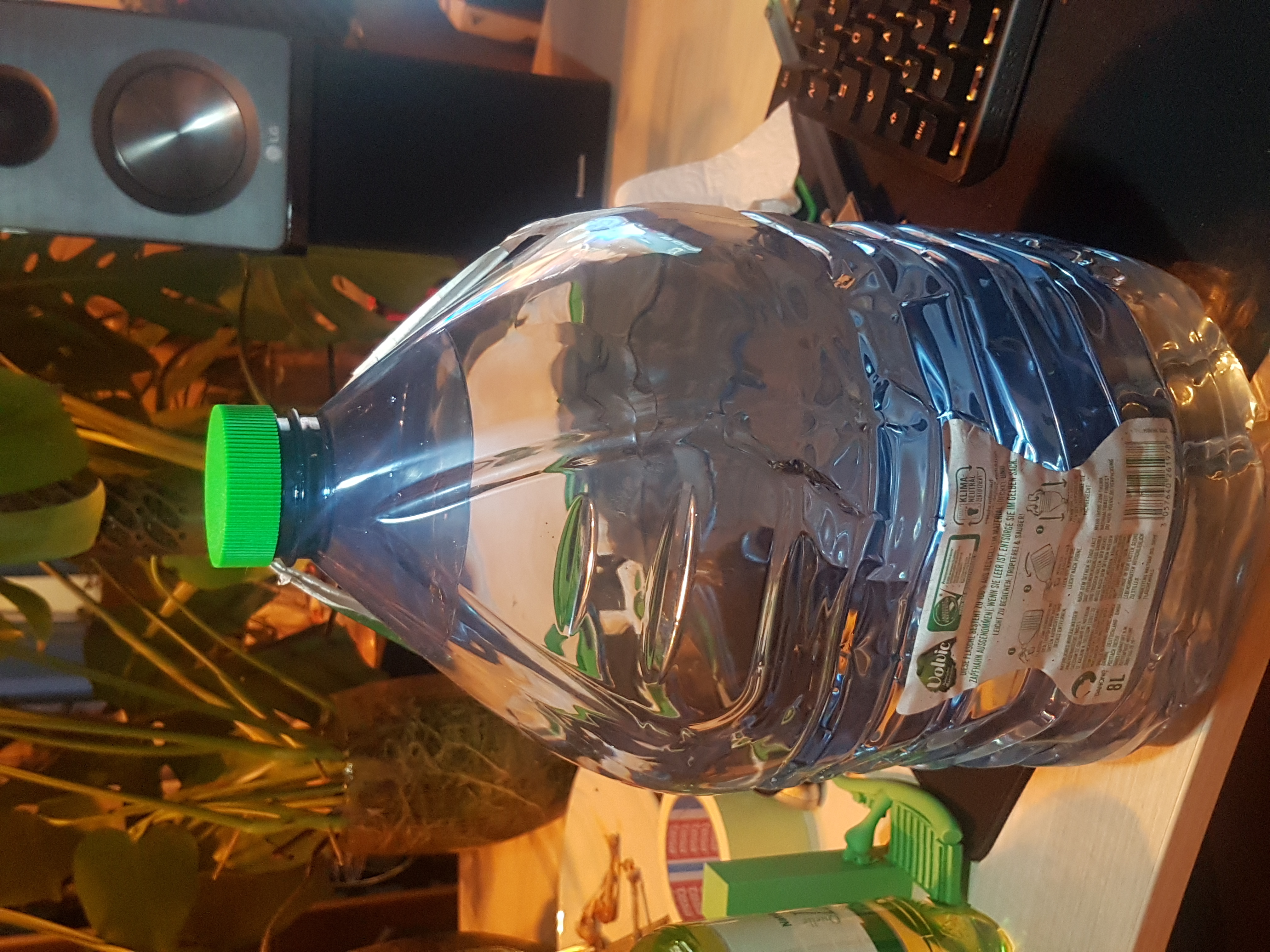 Bottlecap for 8L volvic bottle