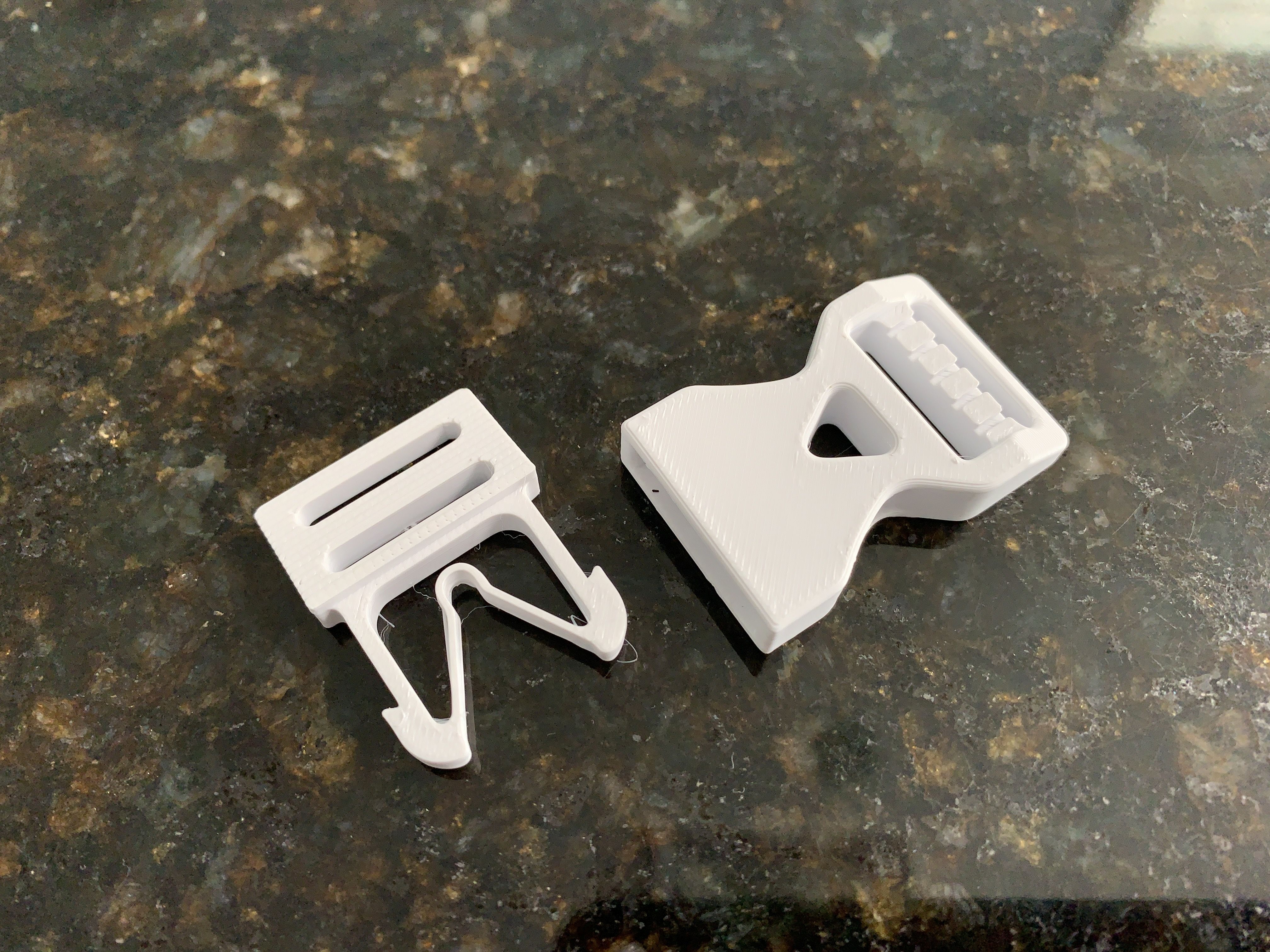 Miniatura 2 do modelo 3D Simple Buckle Clip
