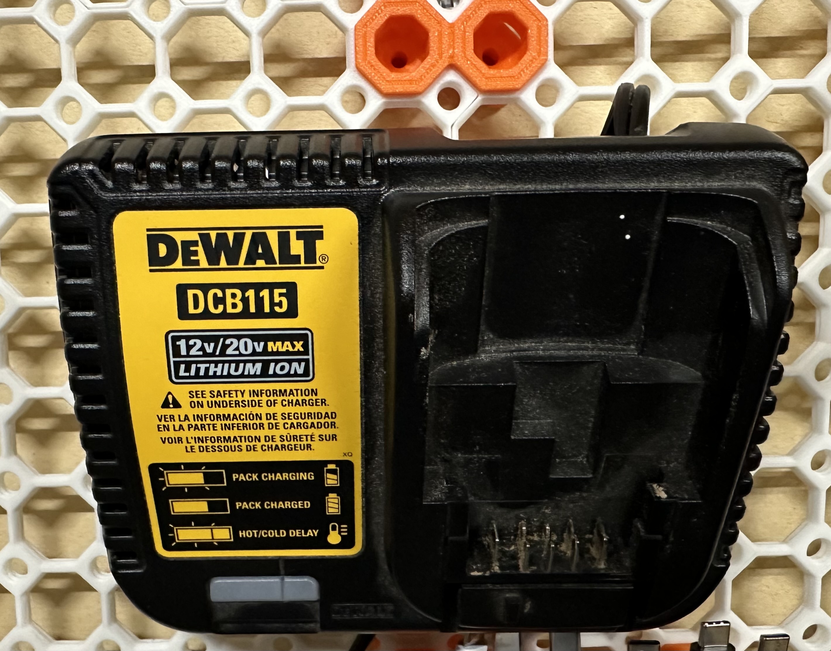 Dewalt DCB115 20v Charger Mount for Multiboard