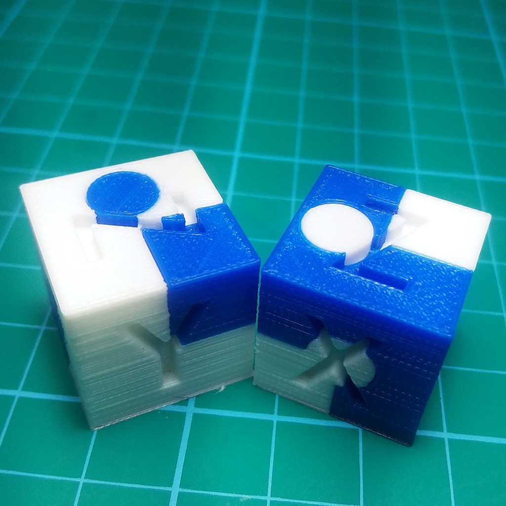 Calibration Cube (DUAL EXTRUDER) by Maus Download free STL model
