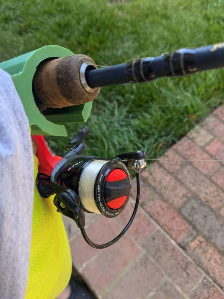 big fish from fish hooks Frog | Bizz Baits Pound Test (LB):10LB Braid vs Mono: Choosing Brightside Jig Streamer