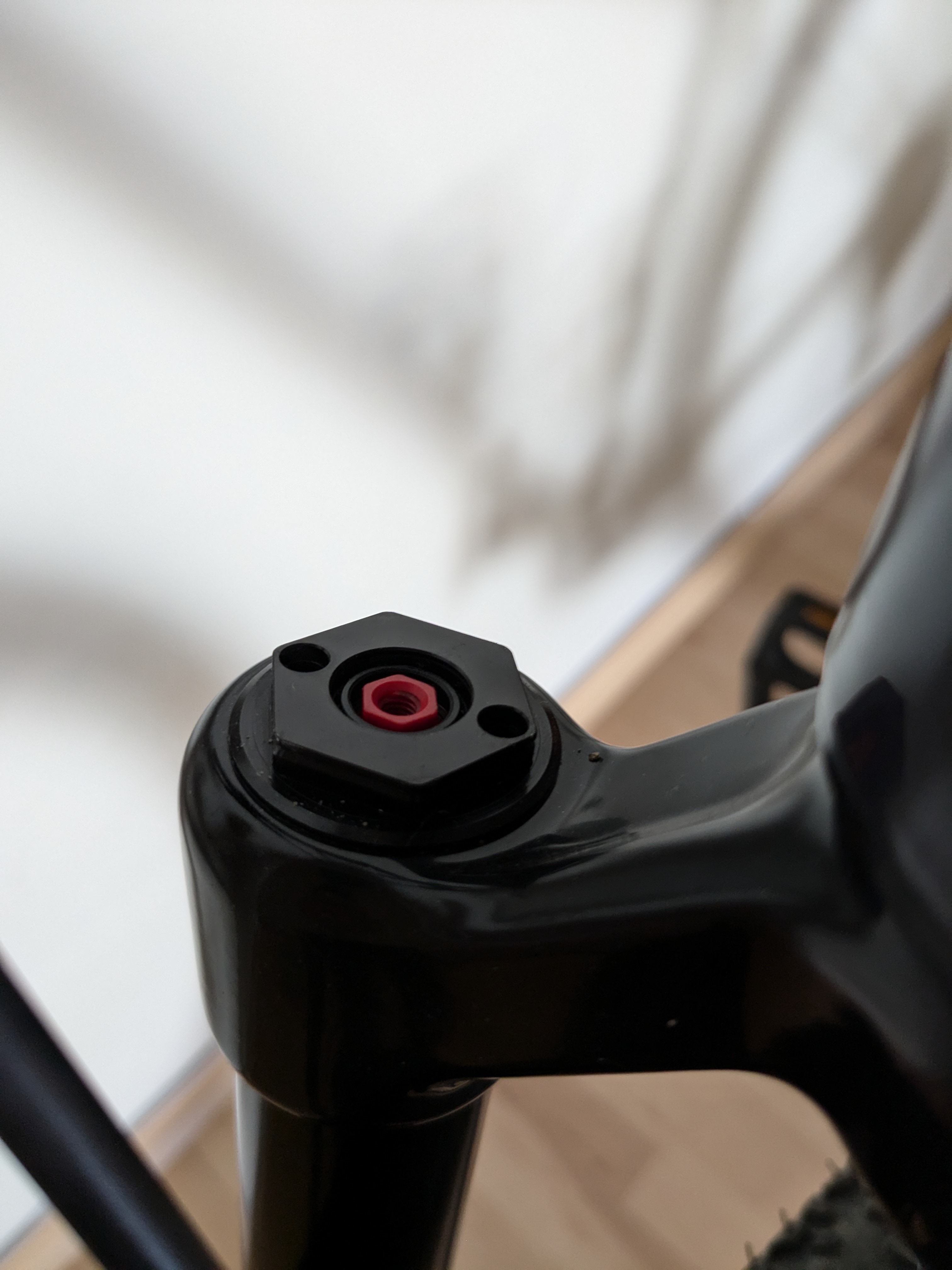 rockshox lockout cap