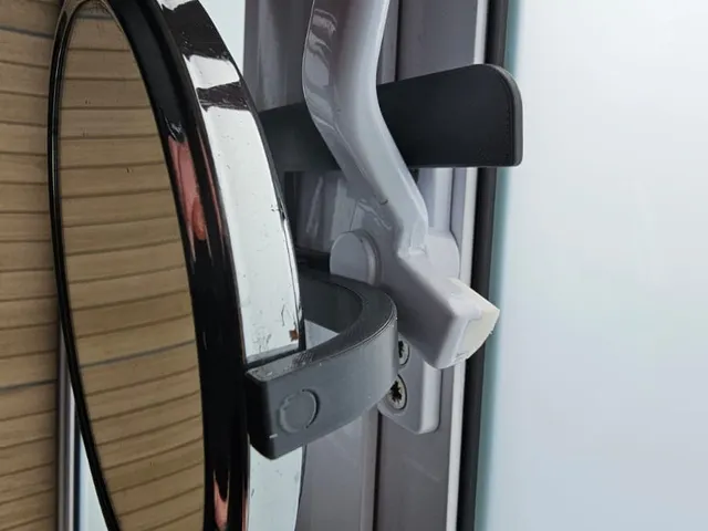Shaving mirror hang frame