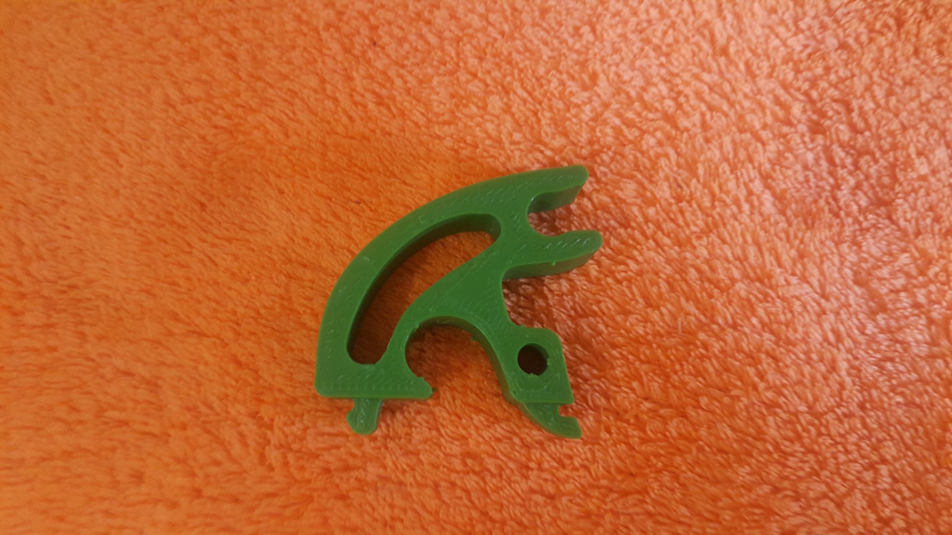 Opel corsa c bonnet stay clip.