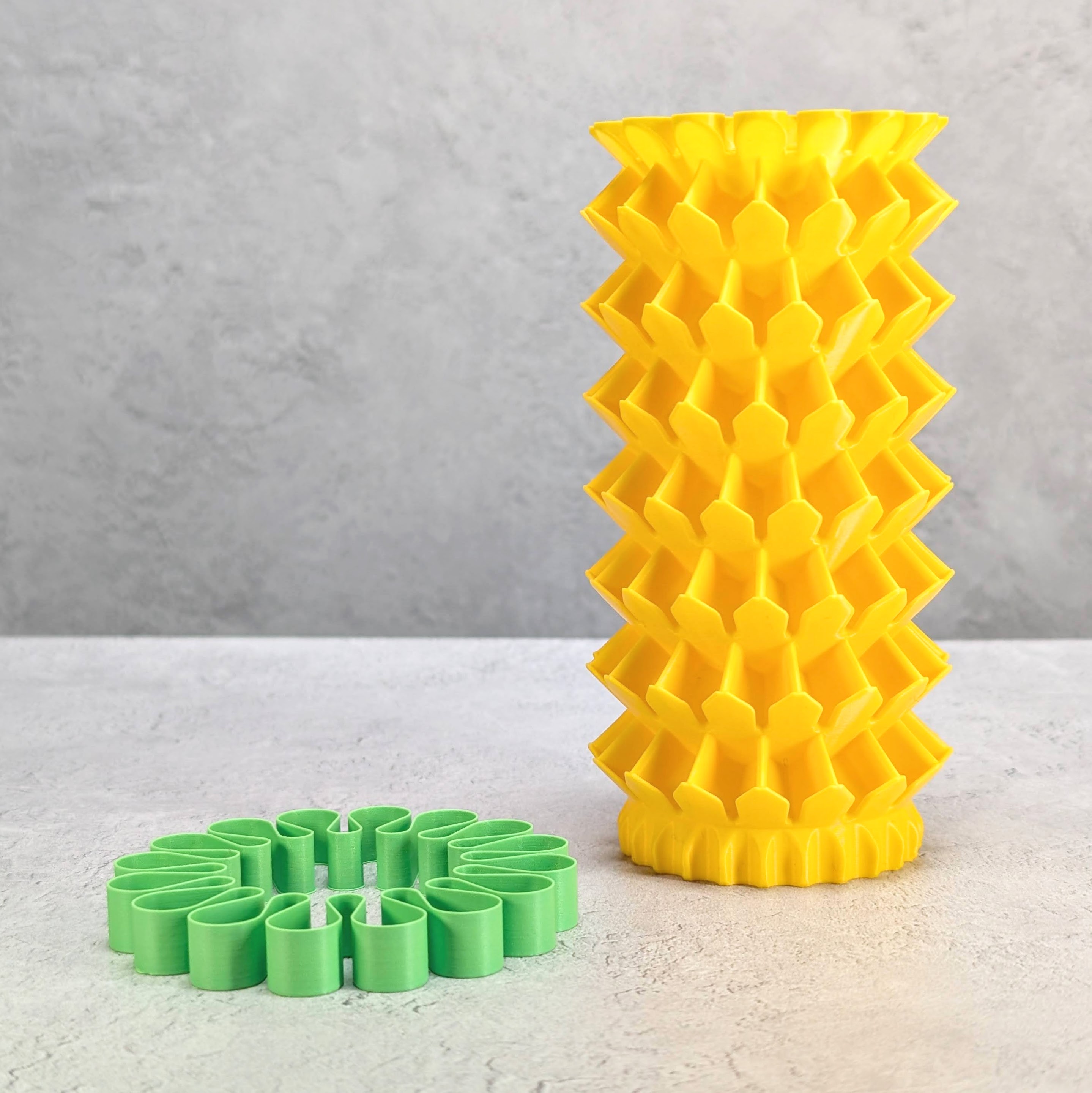 Inversion Ruffle Vase — miniatura 5