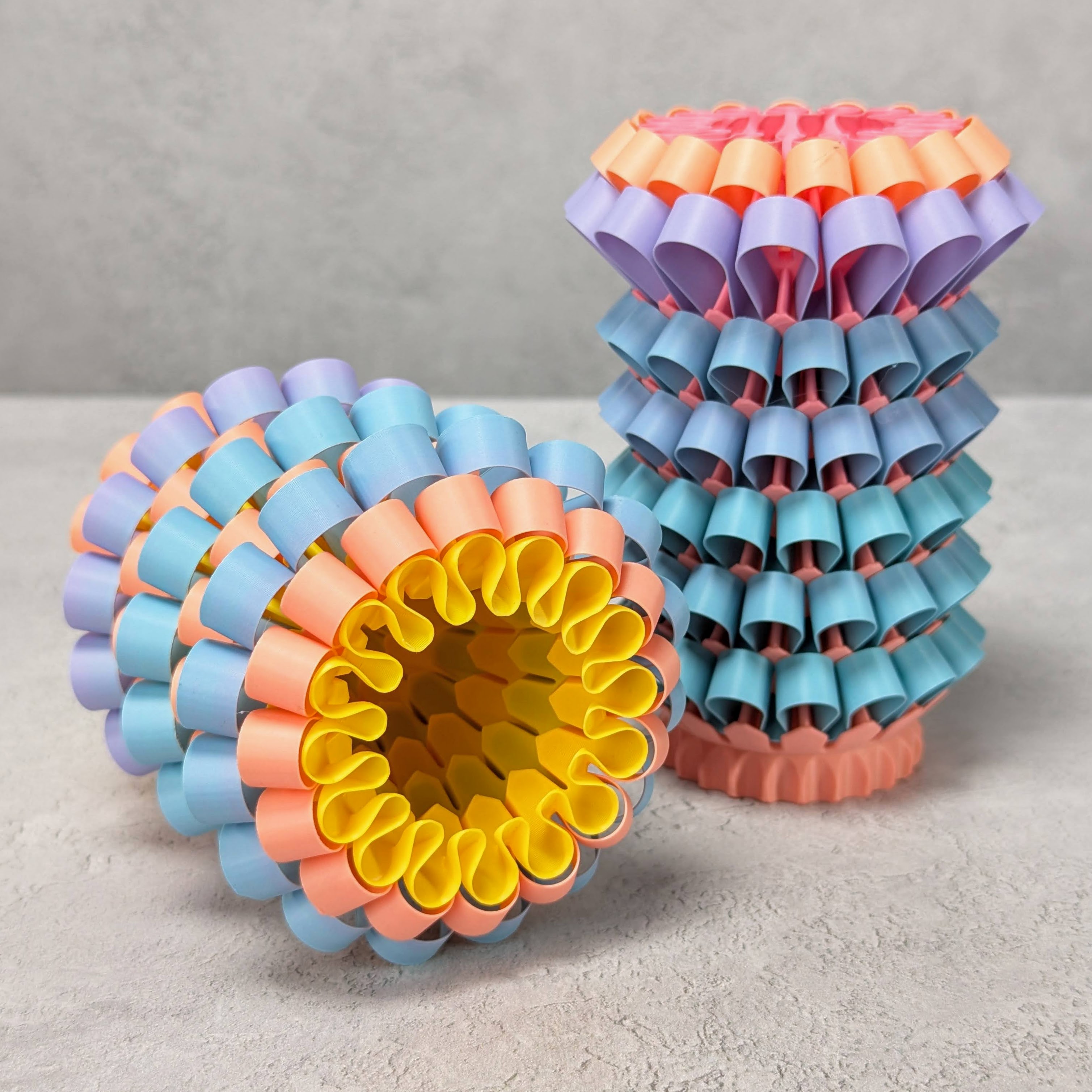 Inversion Ruffle Vase — miniatura 4