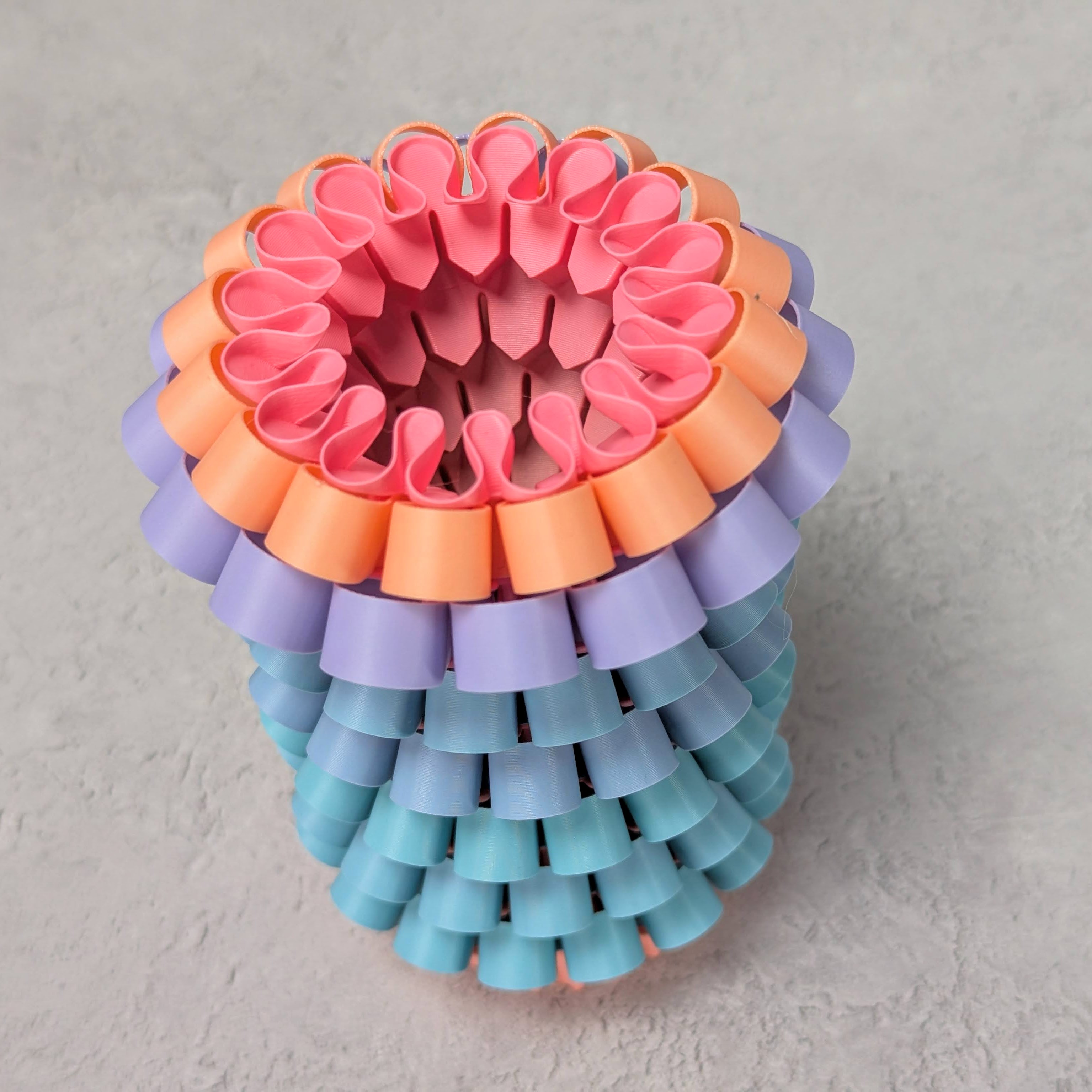 Inversion Ruffle Vase — miniatura 7