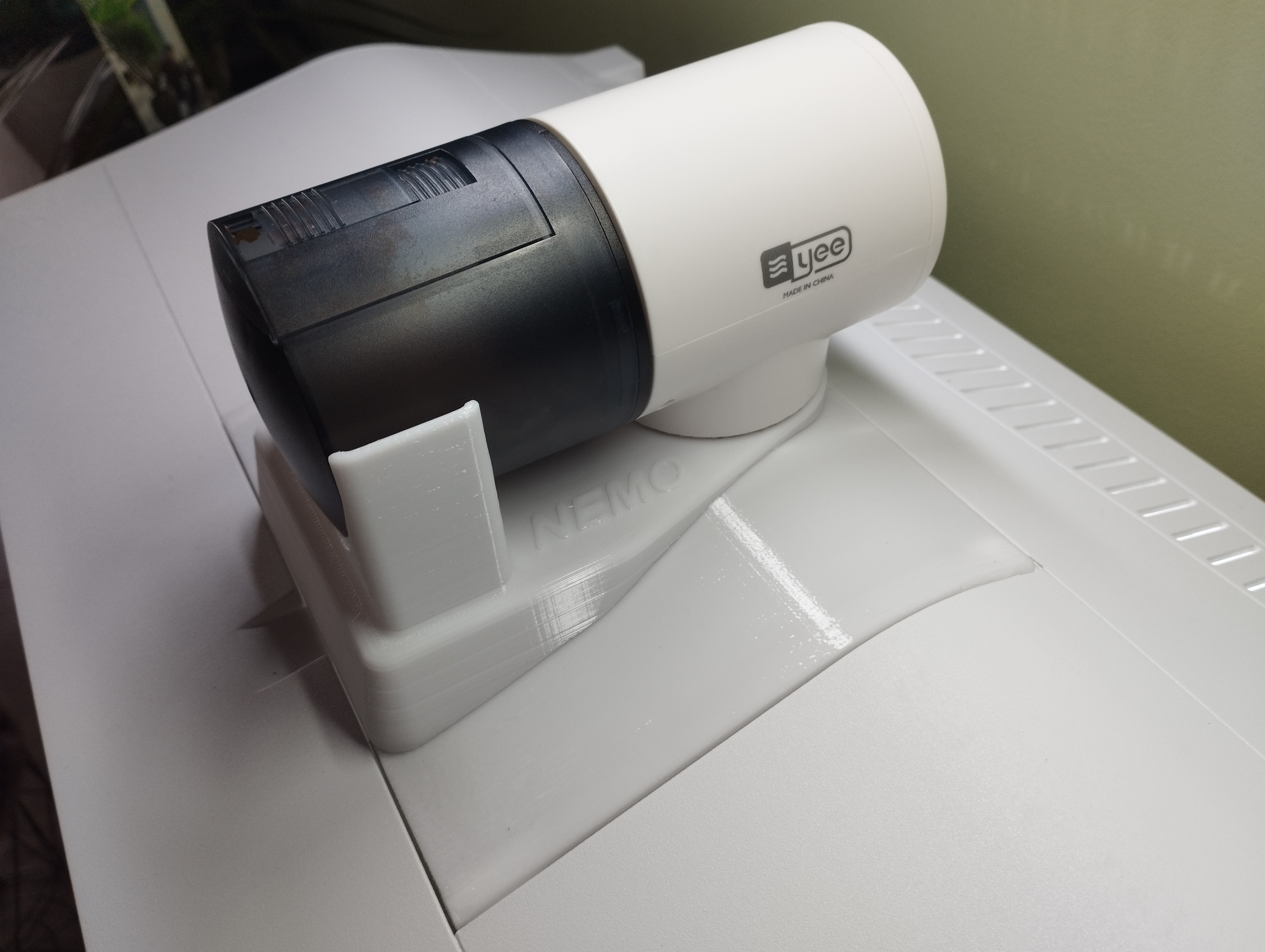 Aquarium YEE YSQ-750 feeder holder Rev.2 - Better