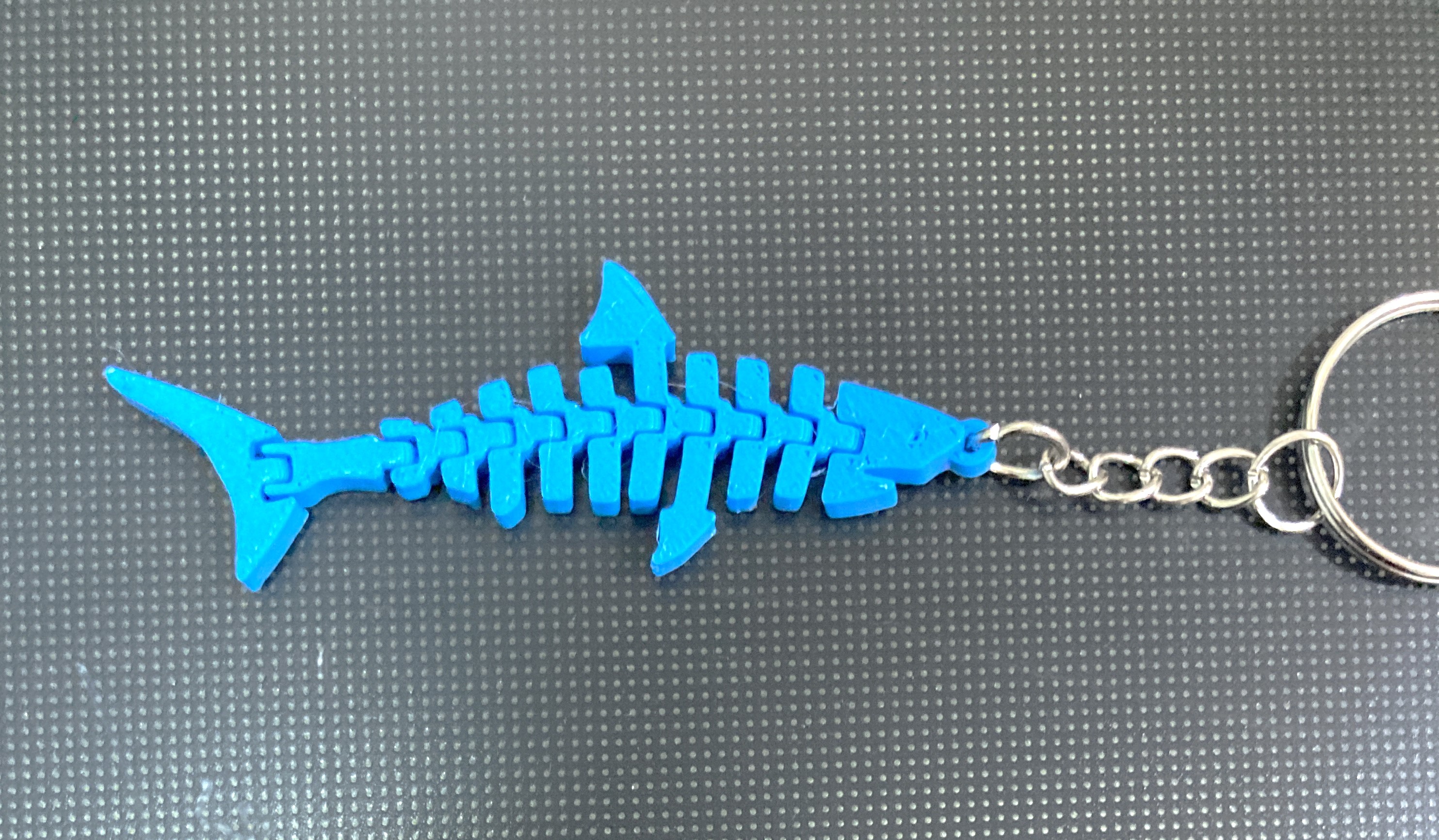 Articulated shark keychain