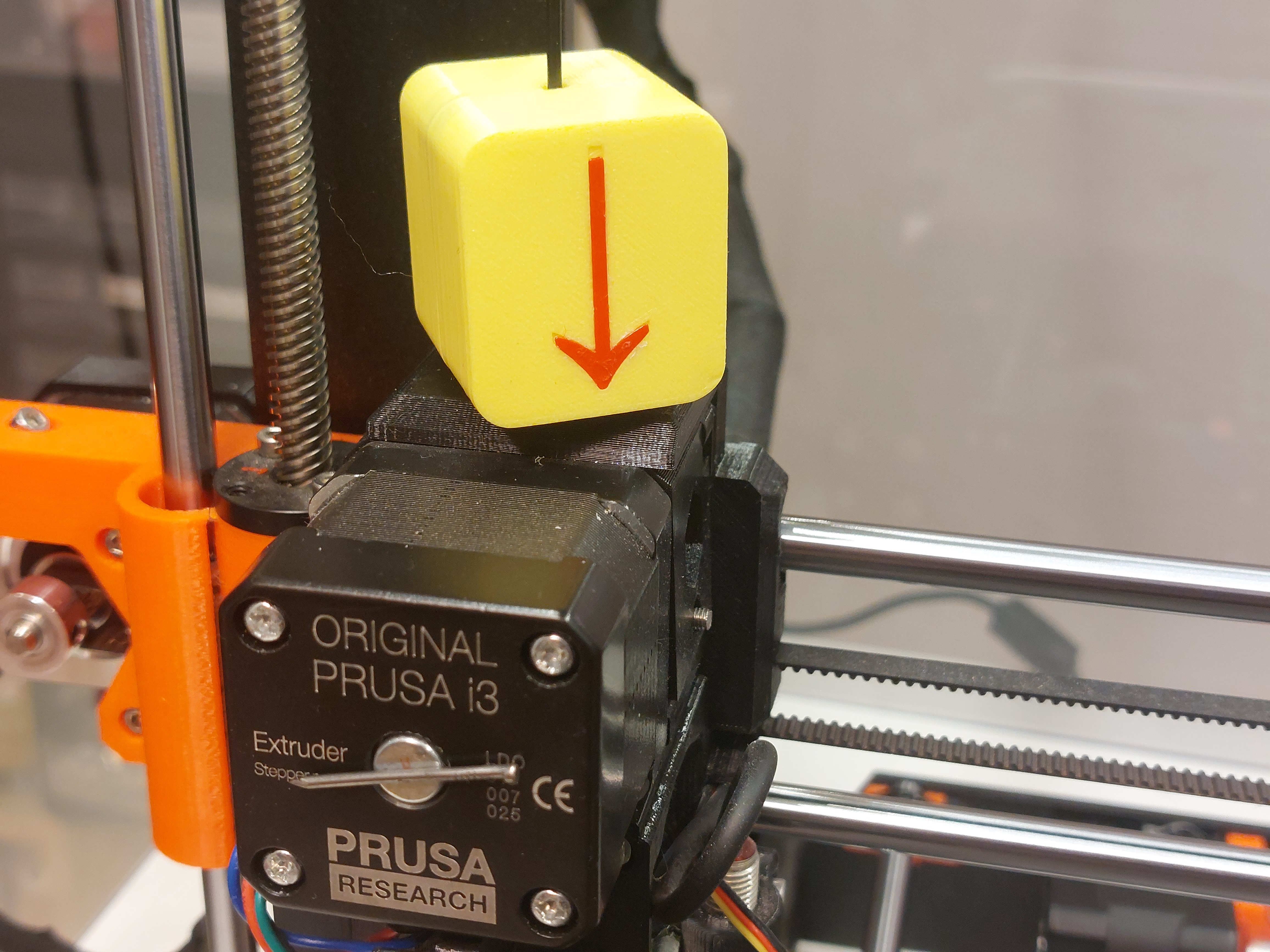 Filament Filter / Cleaner with magnetic lock