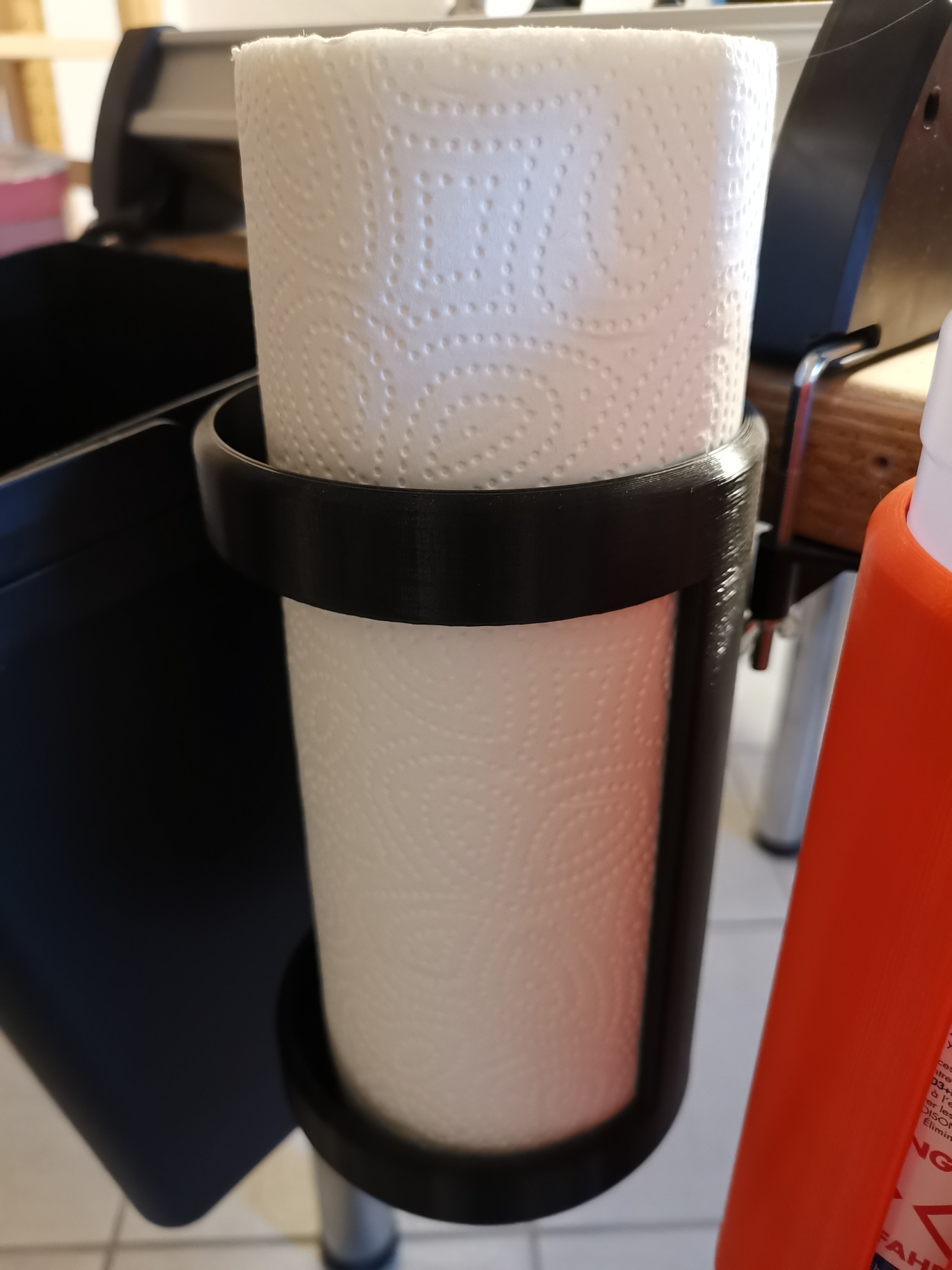 Küchenrollenhalter (Kitchen roll holder)