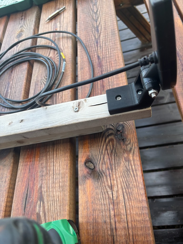 Simple mount to Hummingbird helix 5 sonar