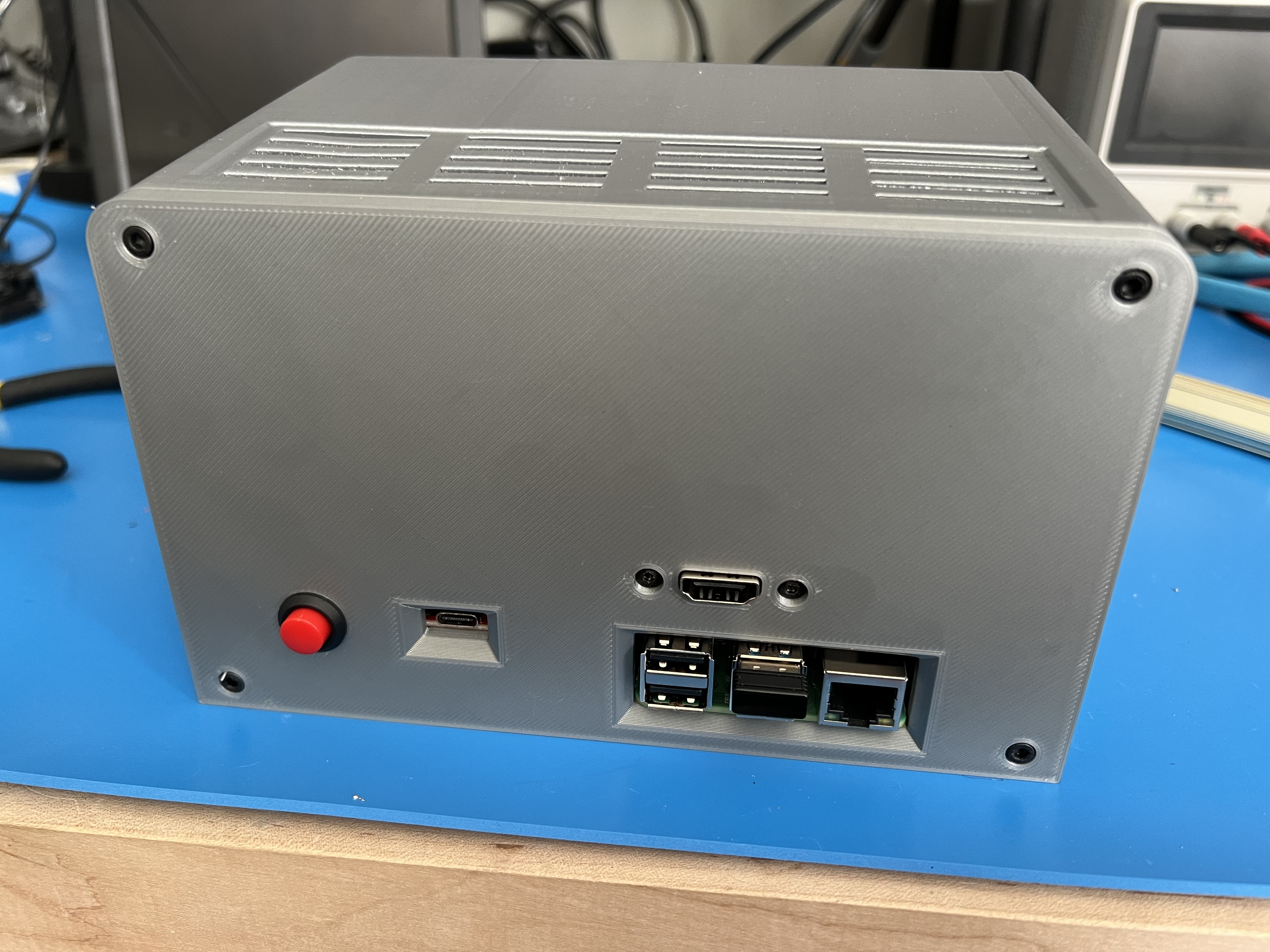 Simulate Trs 80 With Raspberry Pi TRS-80 inspired 40% scale model. Raspberry Pi based emulator fits ...
