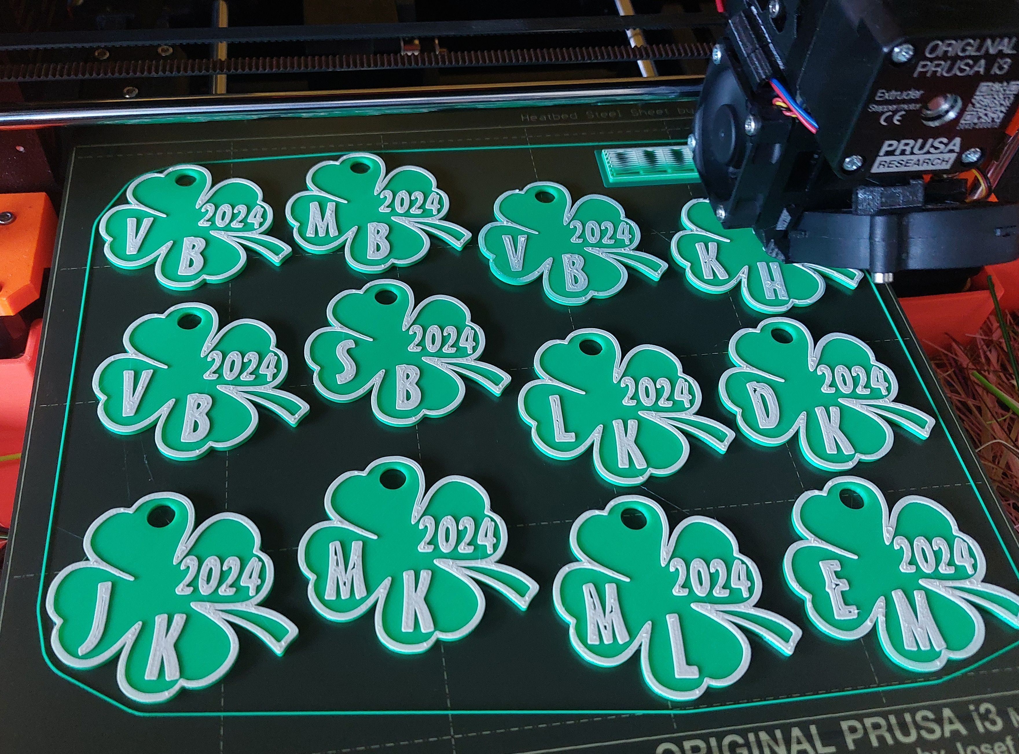 Clover leaf keychain