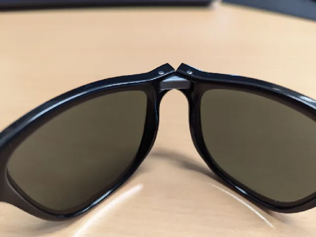 Ray_Ban_wayfarer_bridge_(RB4105_601_54-20)