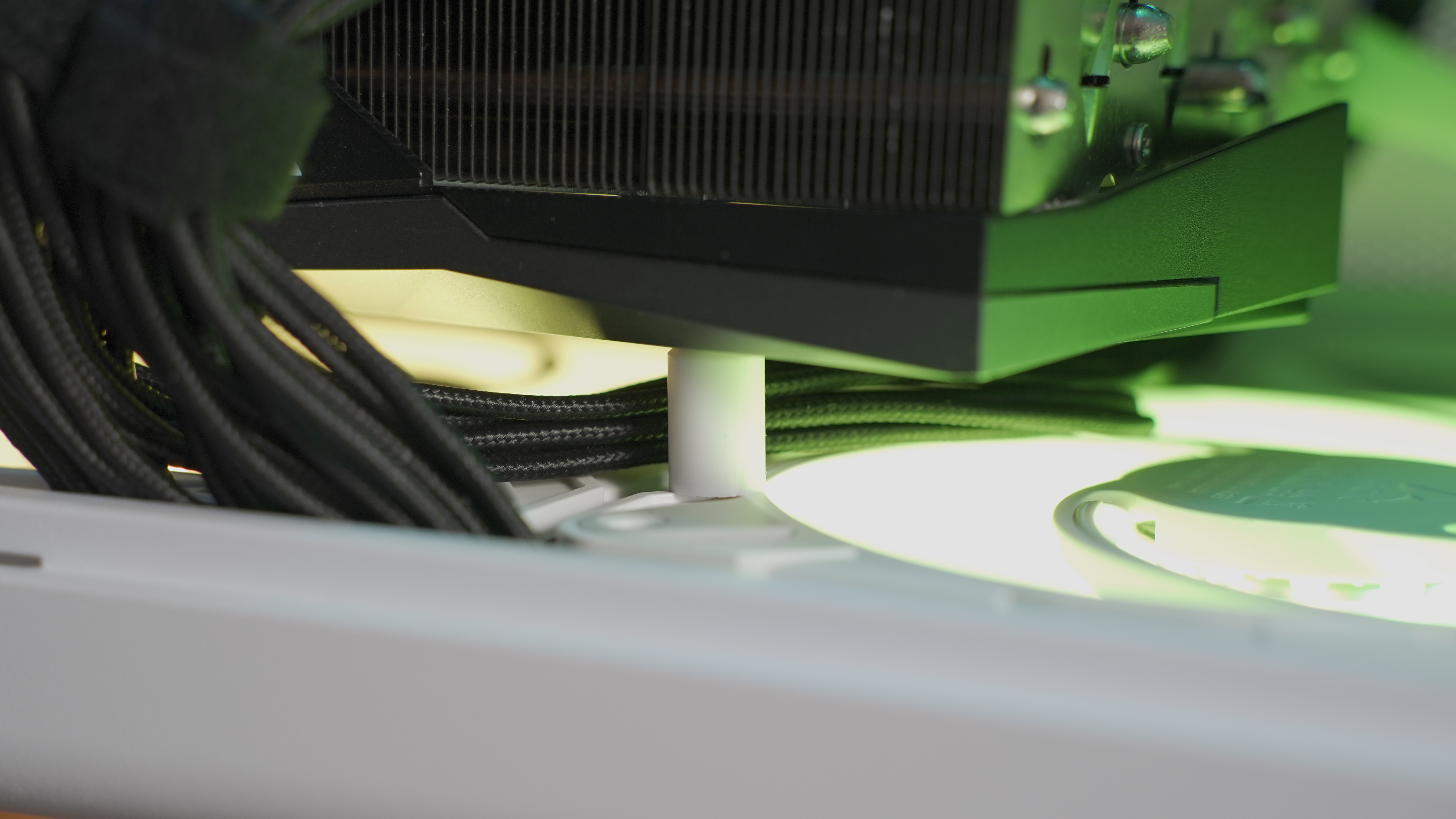 Miniatura 2 do modelo 3D Basic GPU Support (adjustable height)