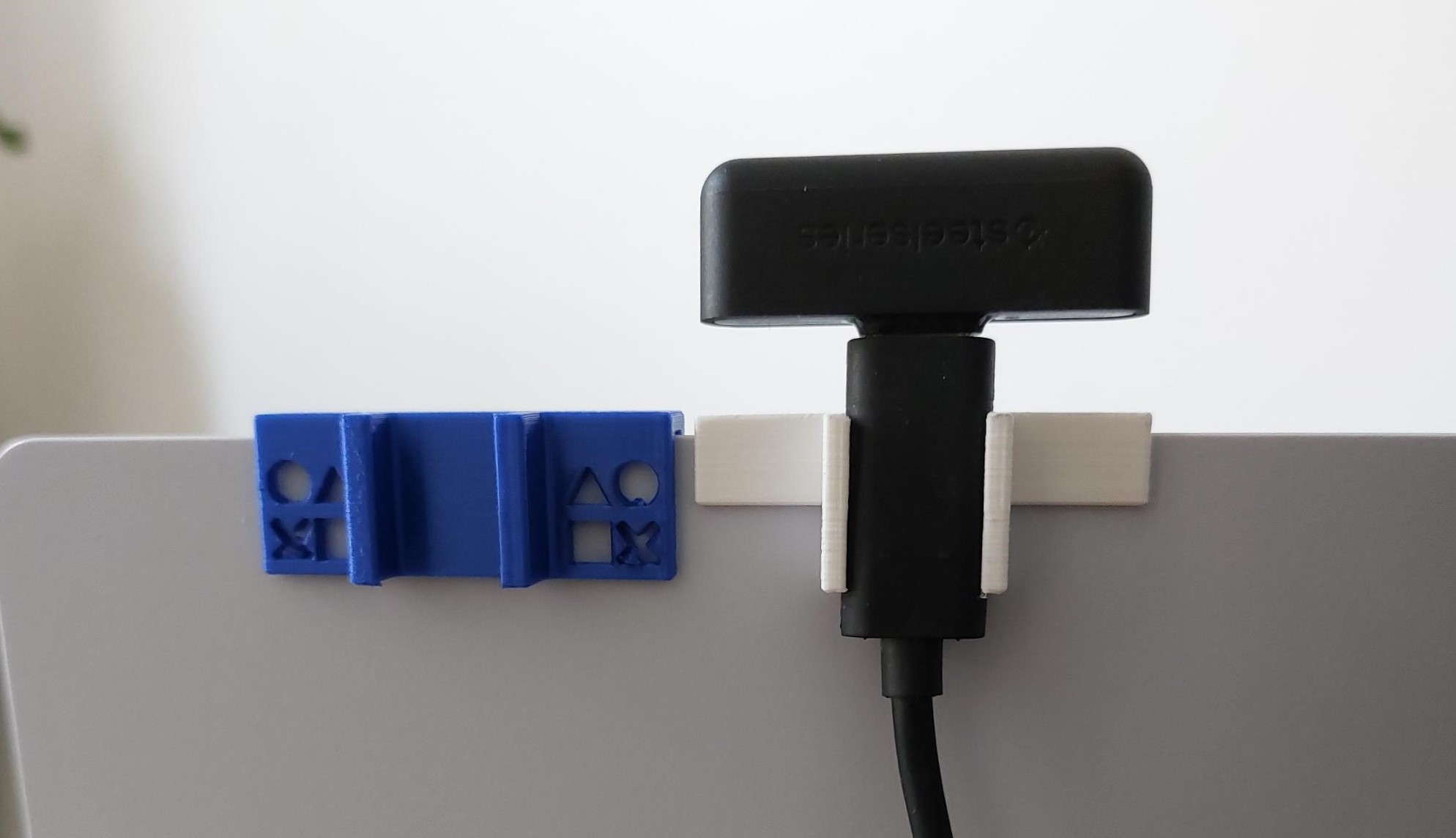 SteelSeries Arctis 7P USB dongle holder