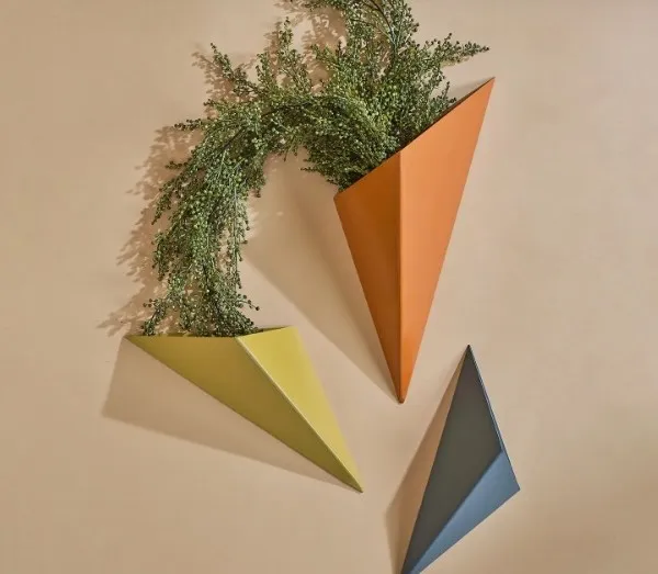 triangle-wall-flower-pot-by-craft-studio-download-free-stl-model