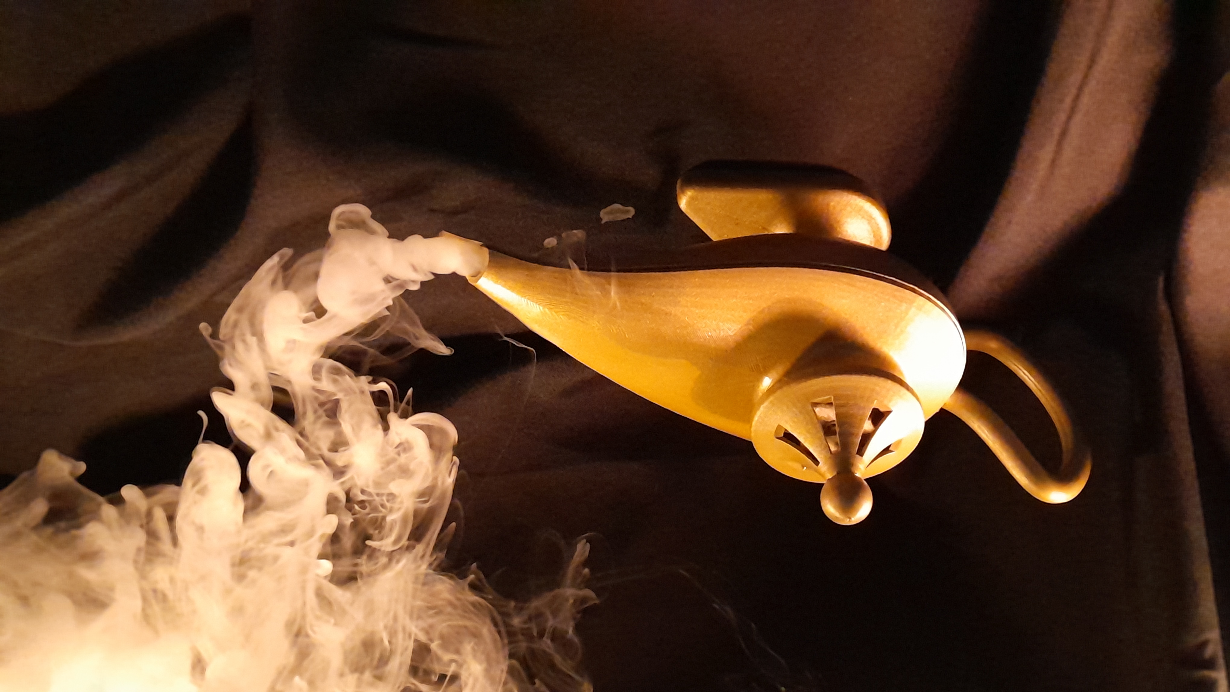 Aladdin genie lamp with smoke generator