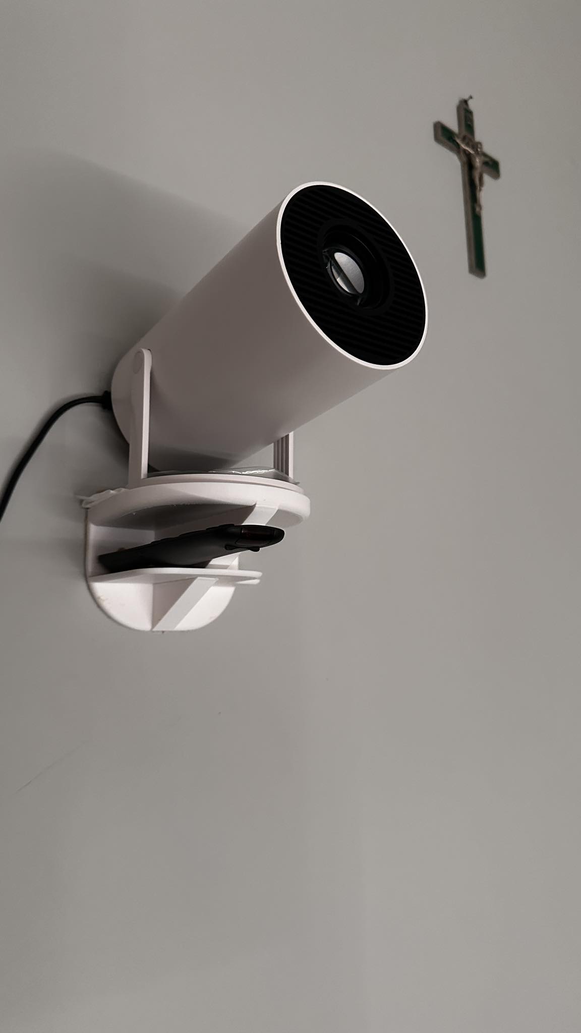 Wall-Mounted Shelf for HY300 Projector