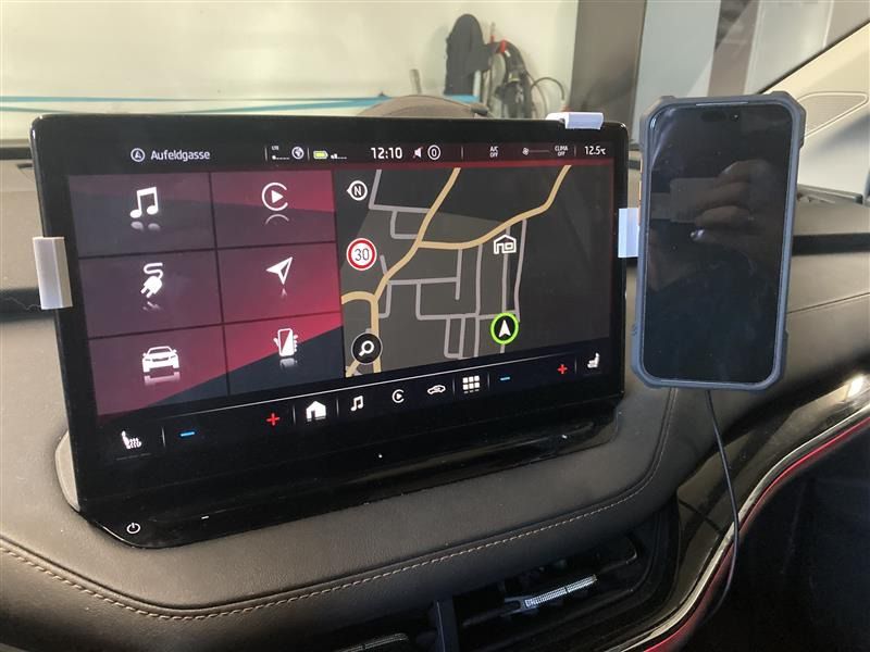 Skoda Enyaq Mag Safe Holder