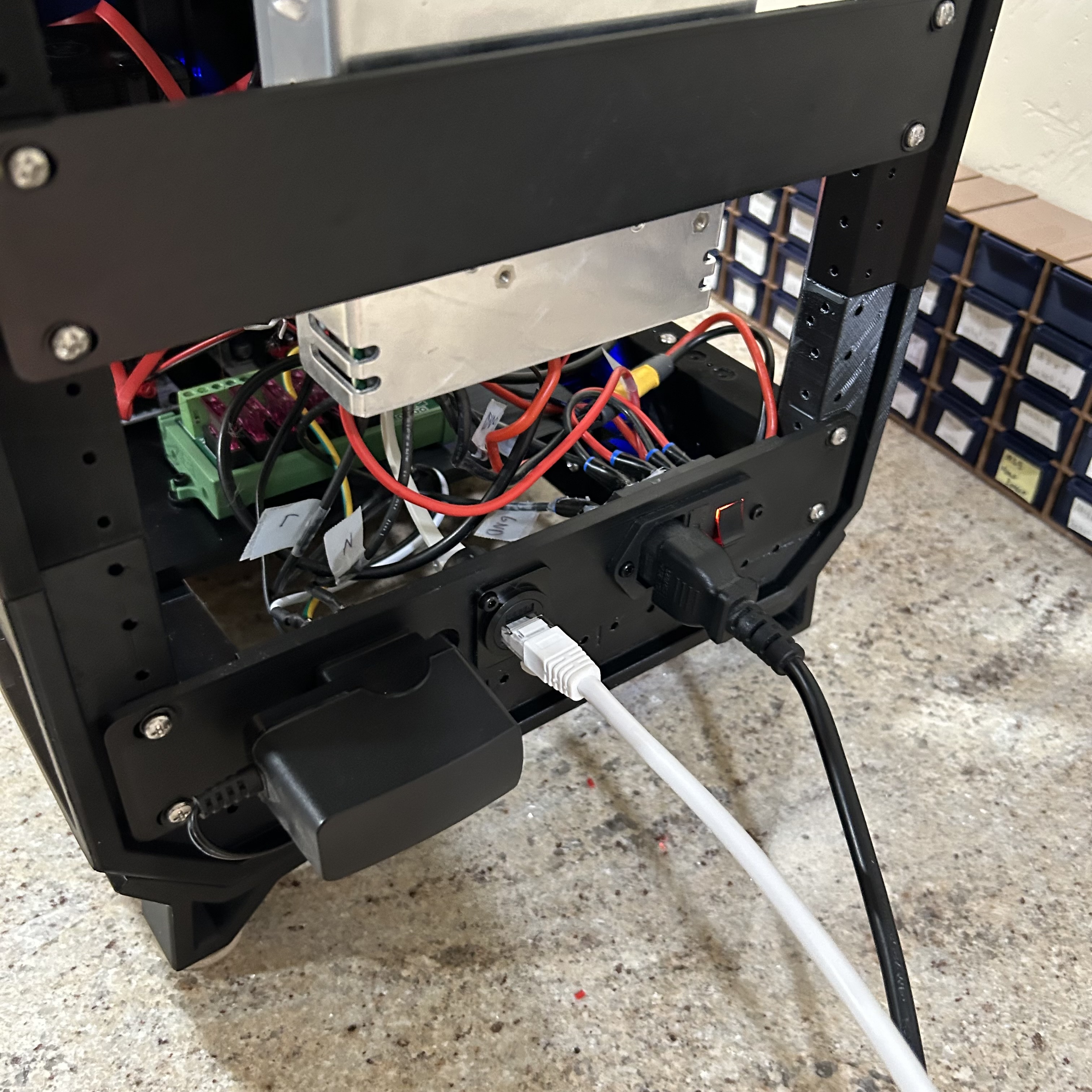 Plug Holder for 10" mini rack