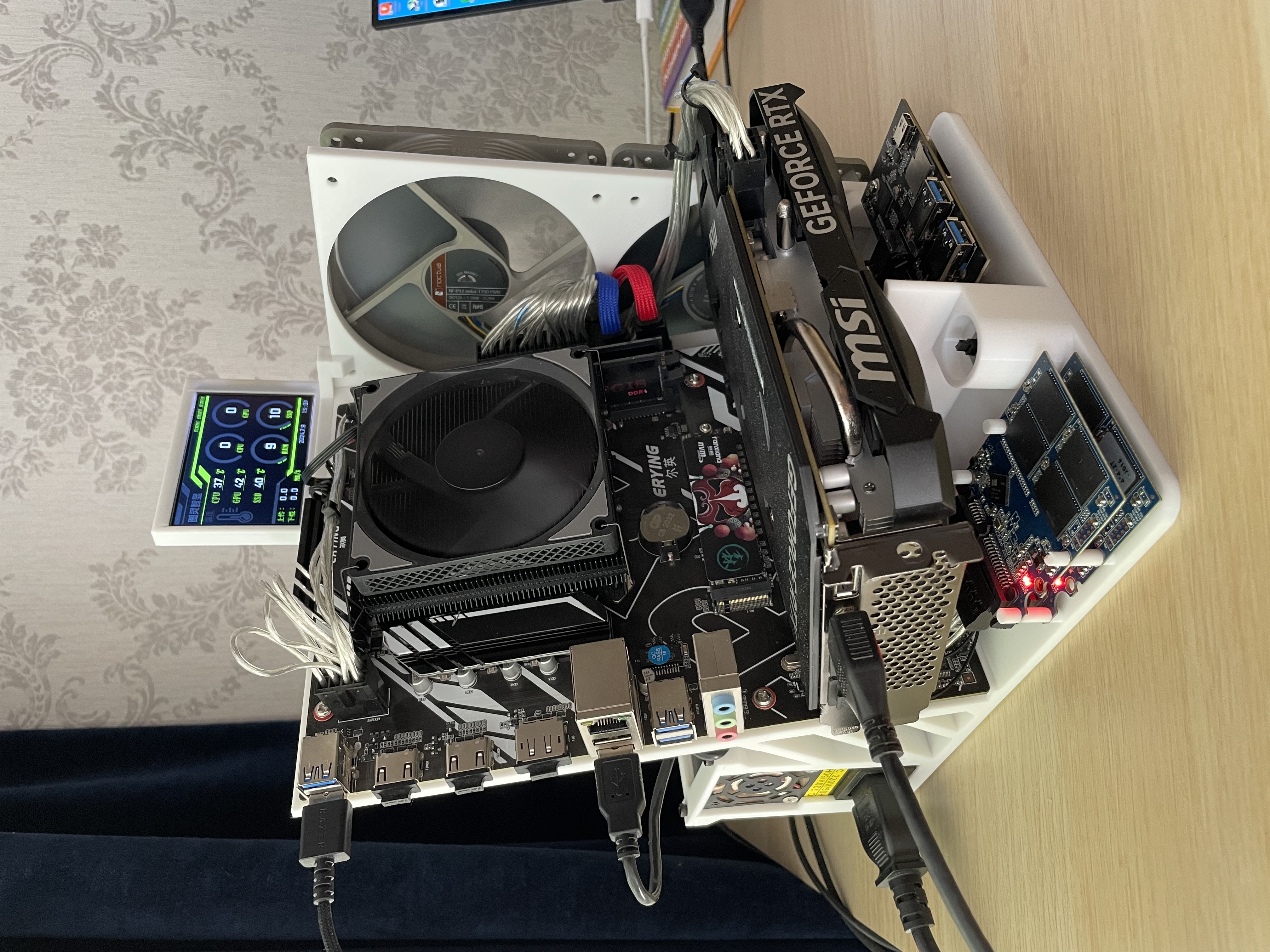 Miniatura 5 do modelo 3D PC stand for Erying