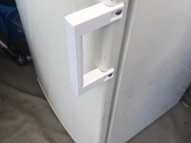 Fridge door handle