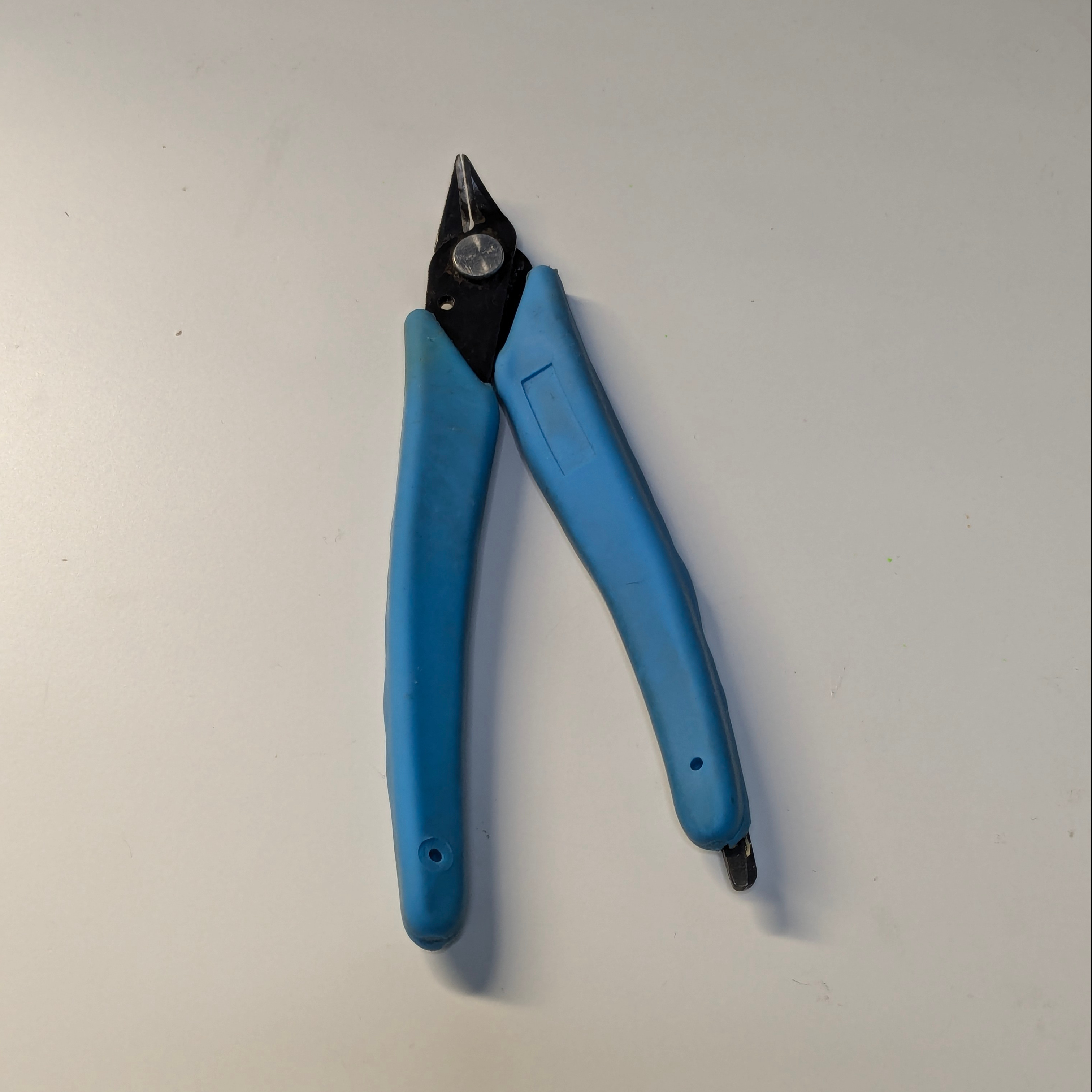 Miniatura 2 do modelo 3D 3D Printer Cutting Pliers Handle