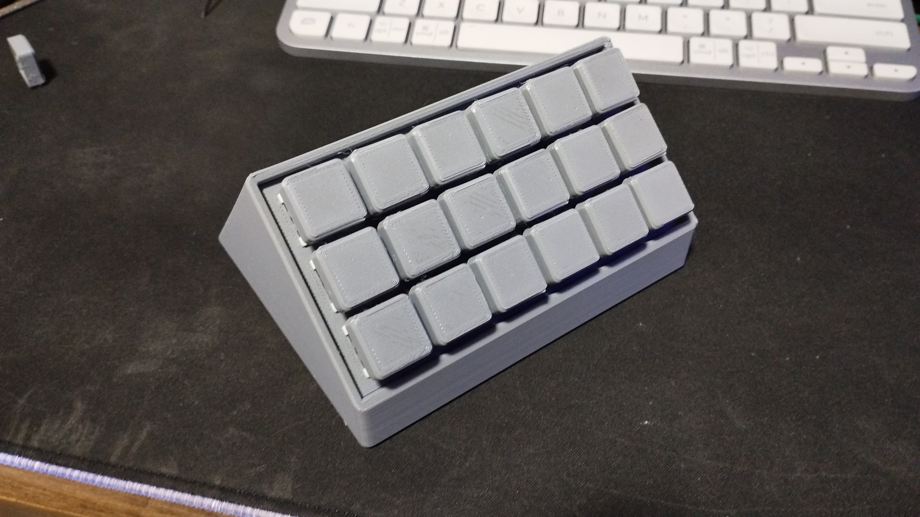 18 Key Macro Keyboard by Felipe Furst | Download free STL model ...