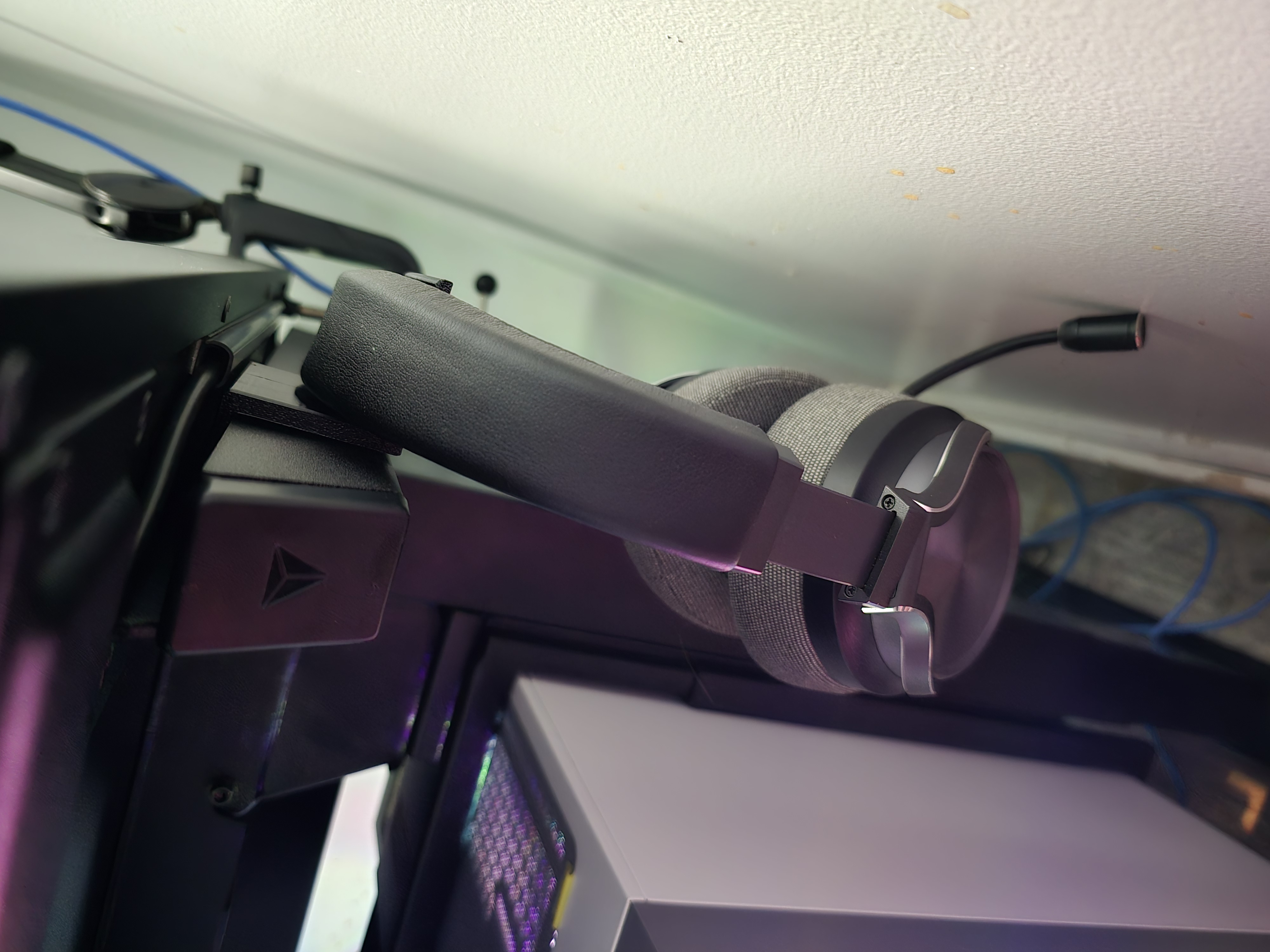 SecretLab Magnus Pro Under Desk Headphone Holder