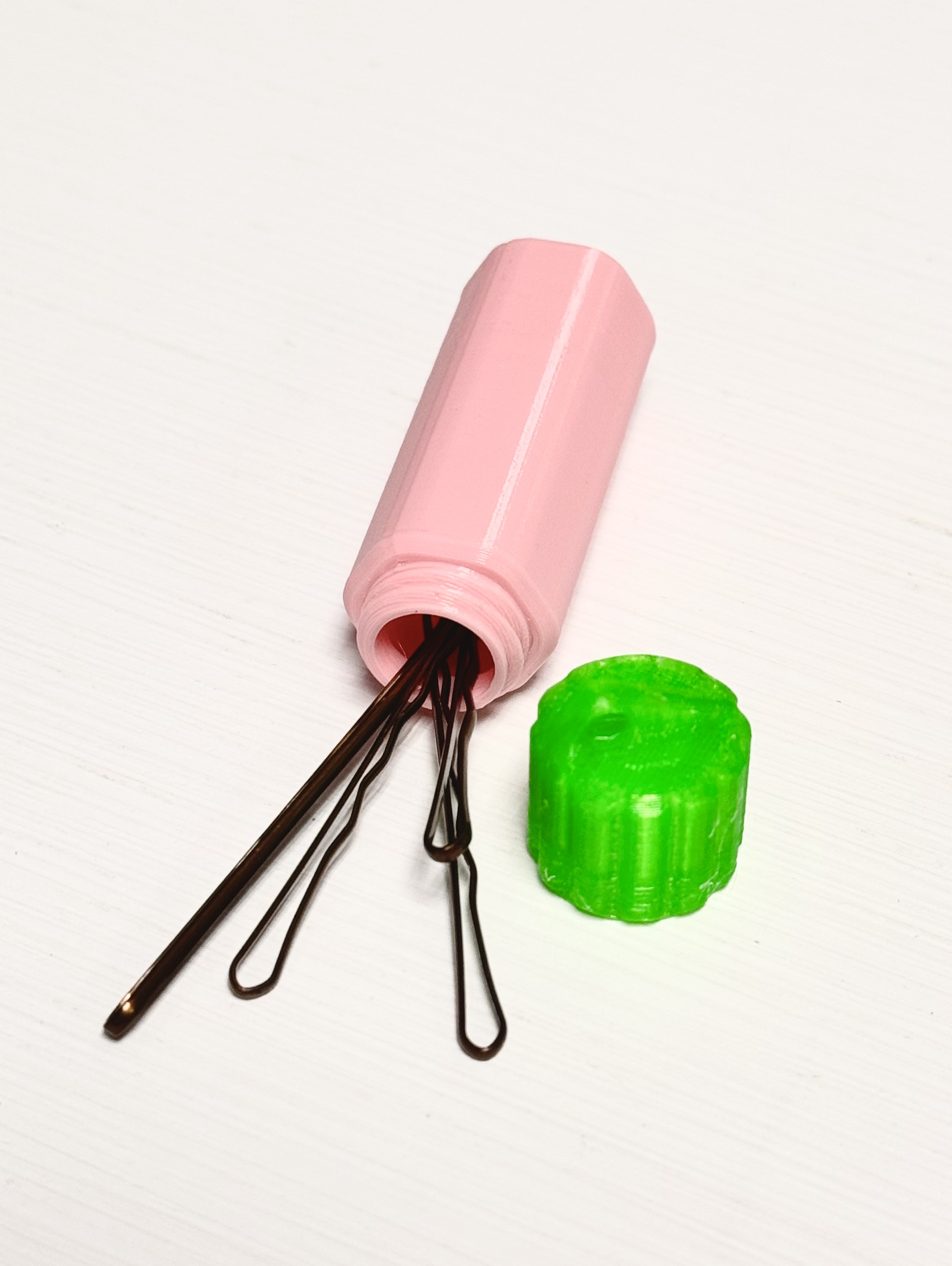 Miniatura 4 do modelo 3D Mini Keychain Container
