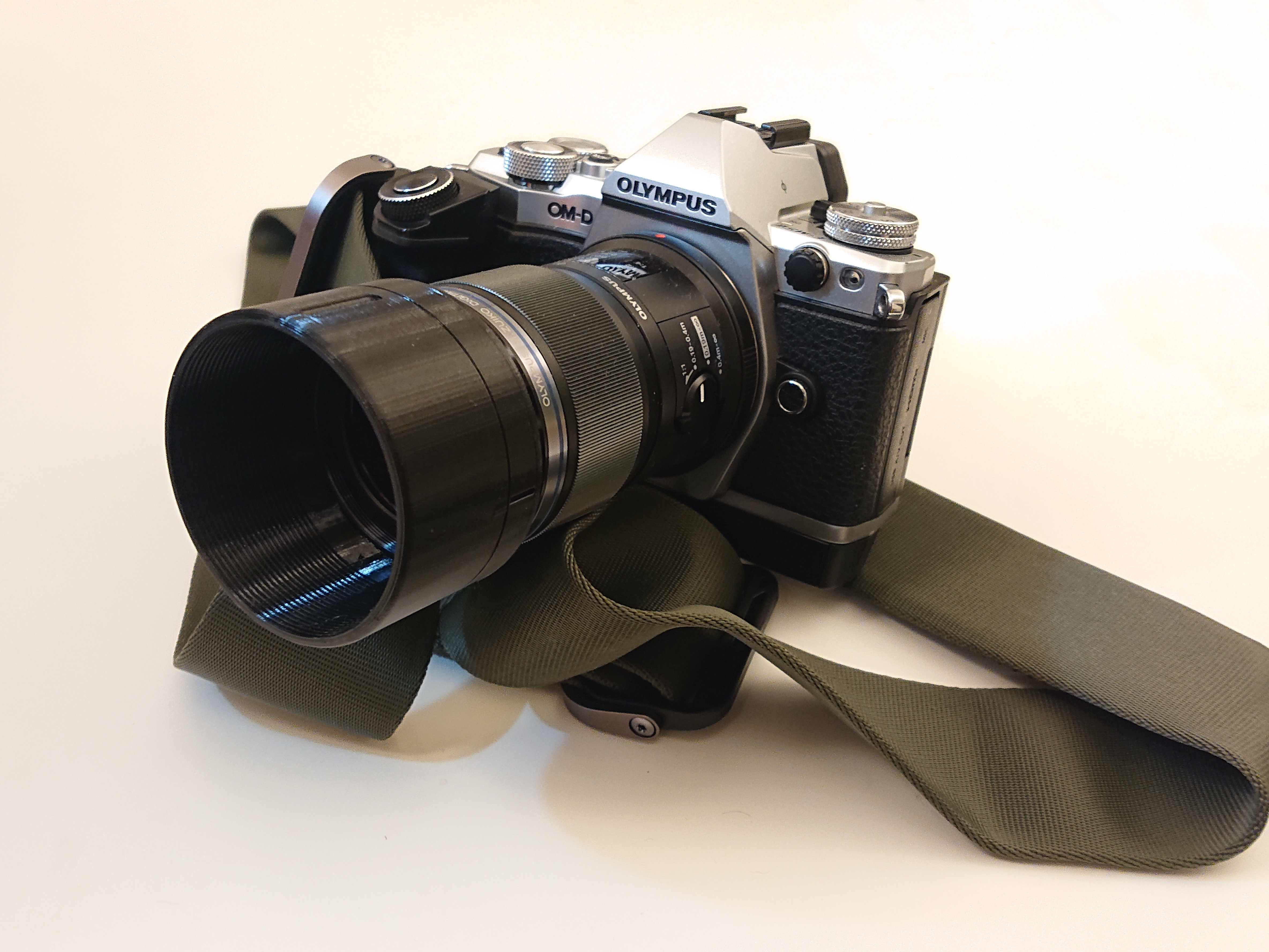 Lensehood for Olympus 60mm f2.8 Macro lens