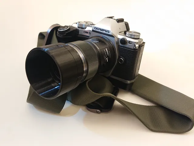 Lensehood for Olympus 60mm f2.8 Macro lens