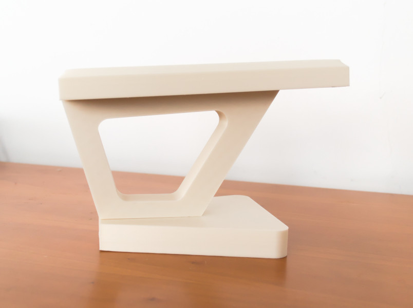 Footstool for guitarists, parametrizable