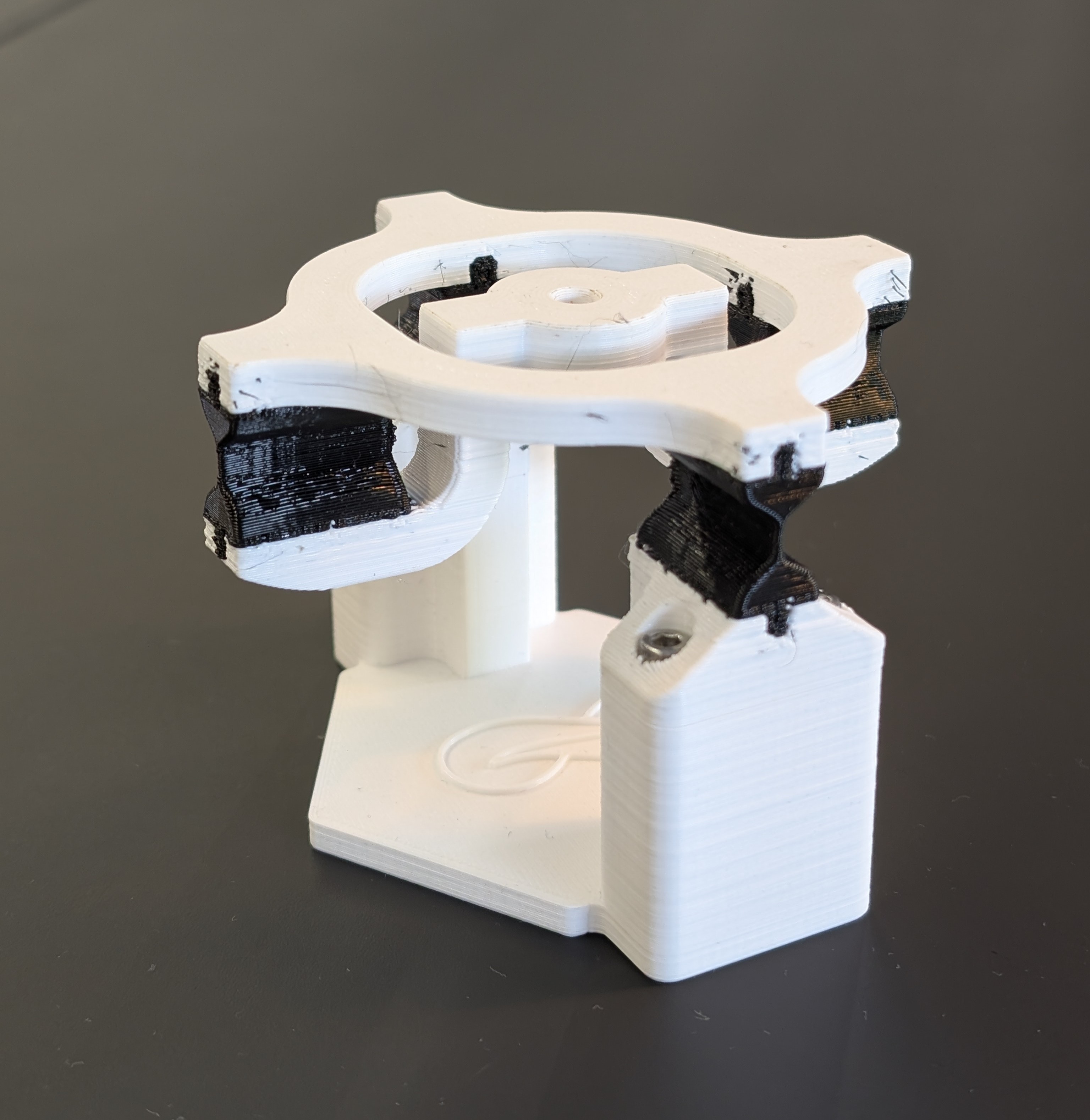 Multimaterial 2 DOF Hinged Pan Tilt Platform