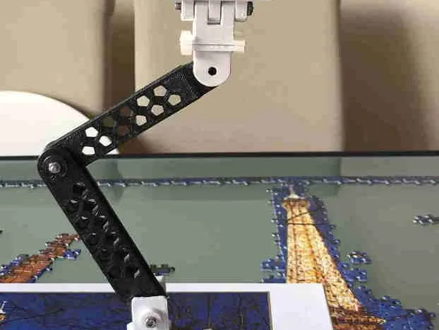 Adjustable smartphone stand