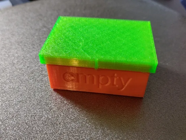 Storage box with TPU lid for Lumix battery.