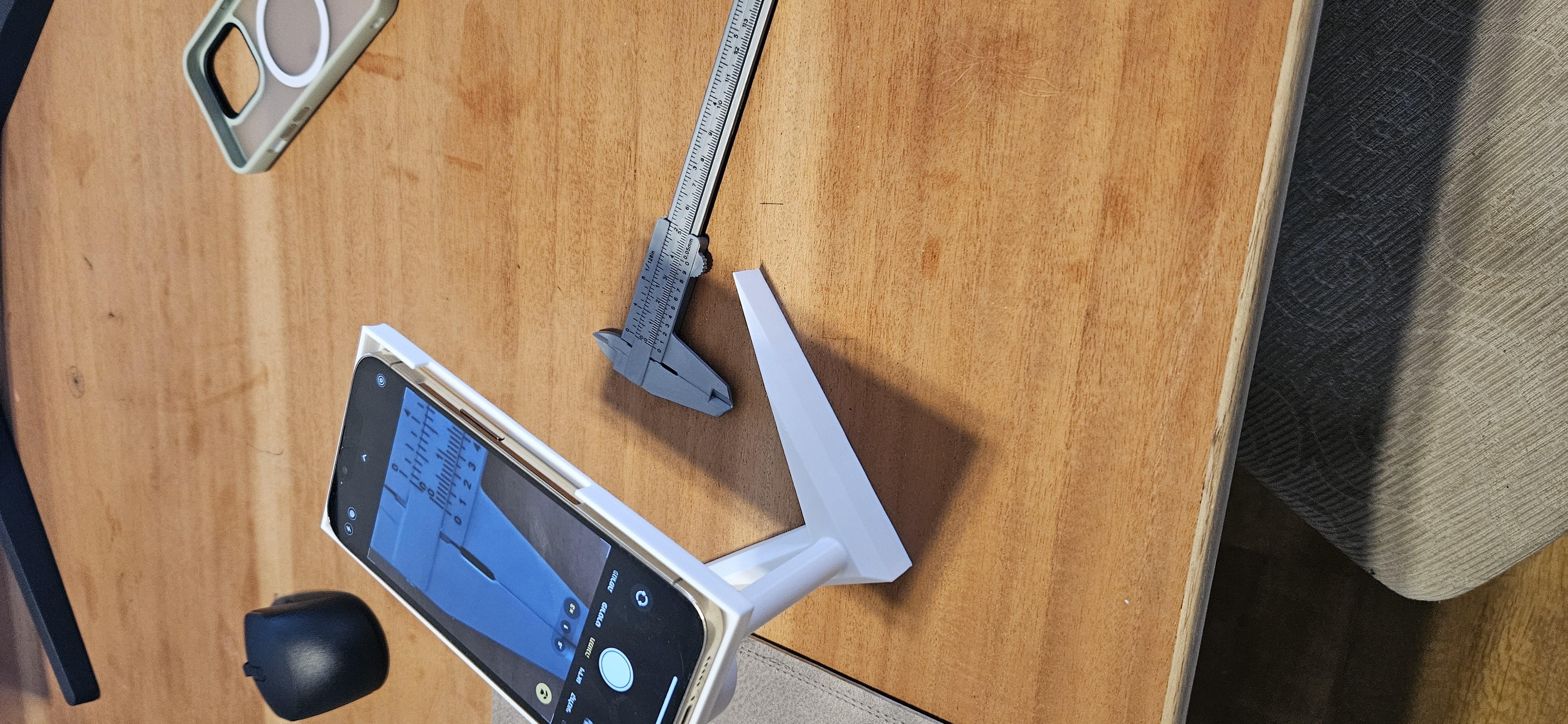 Miniatura 2 do modelo 3D stand for camera phone