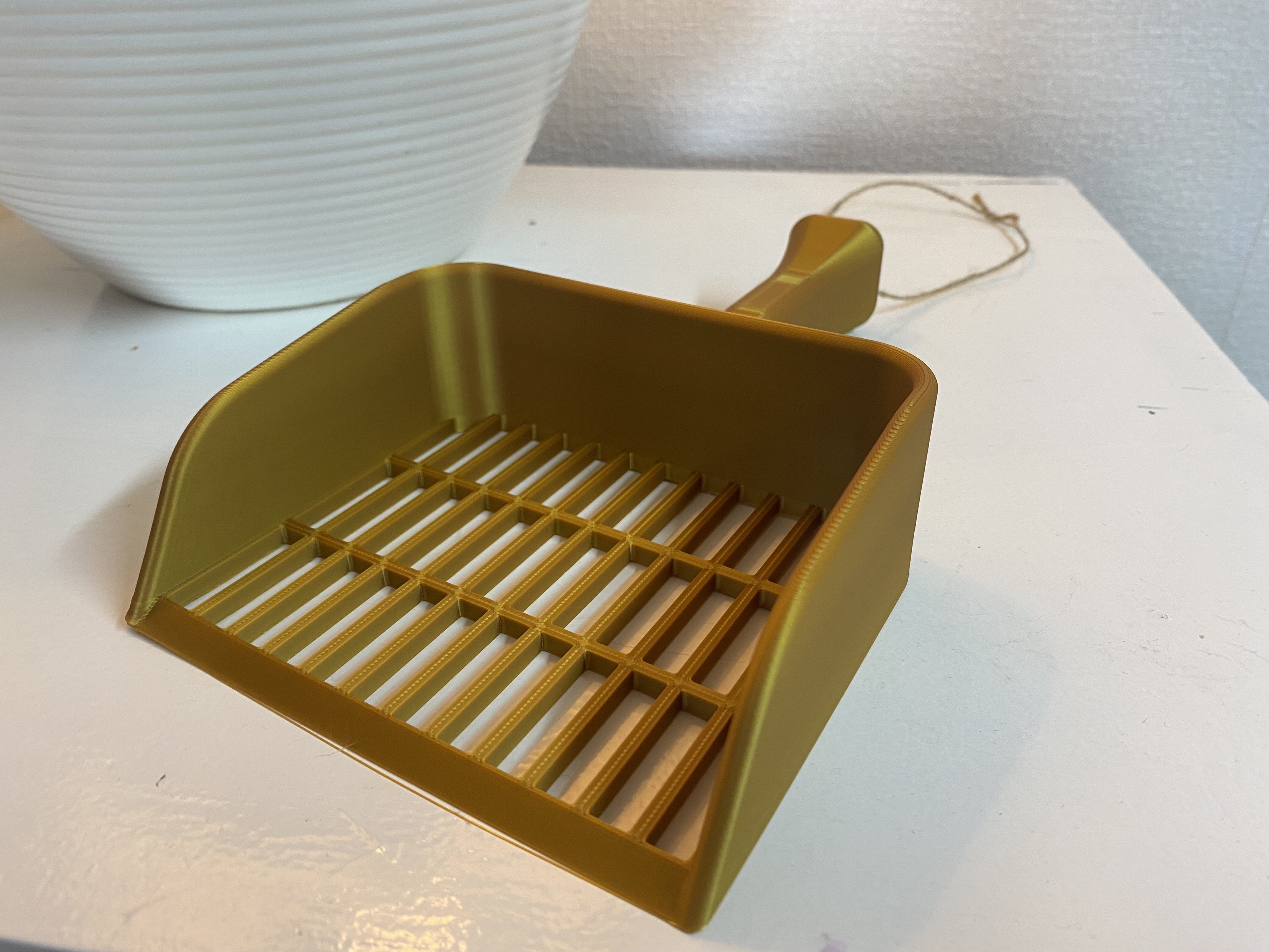 Cat litter scoop for bigger cats
